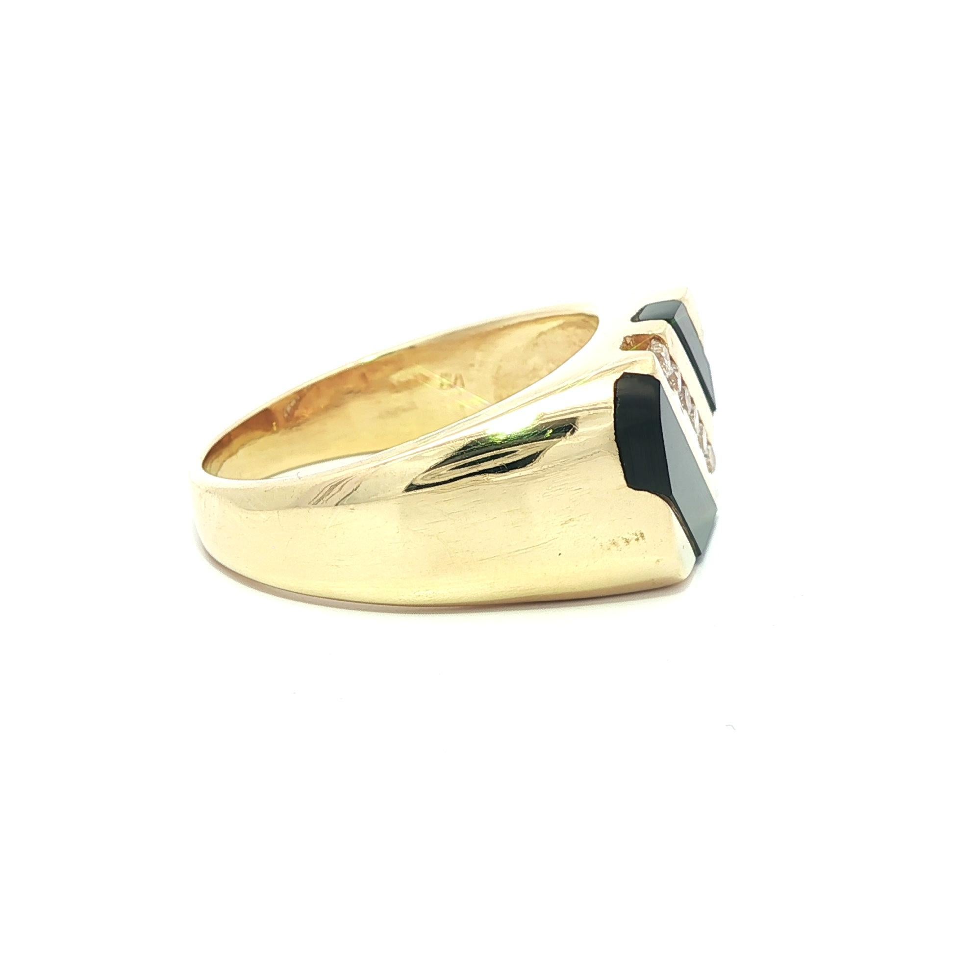Bague diagonale en or jaune 14k pour homme avec incrustation d'onyx noir et diamant en vente 5