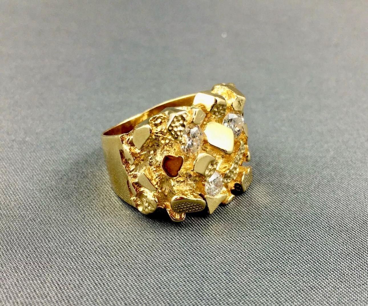 Brilliant Cut Men's 14K Yellow Gold Nugget & Diamond 1.00 CT  Ring  For Sale