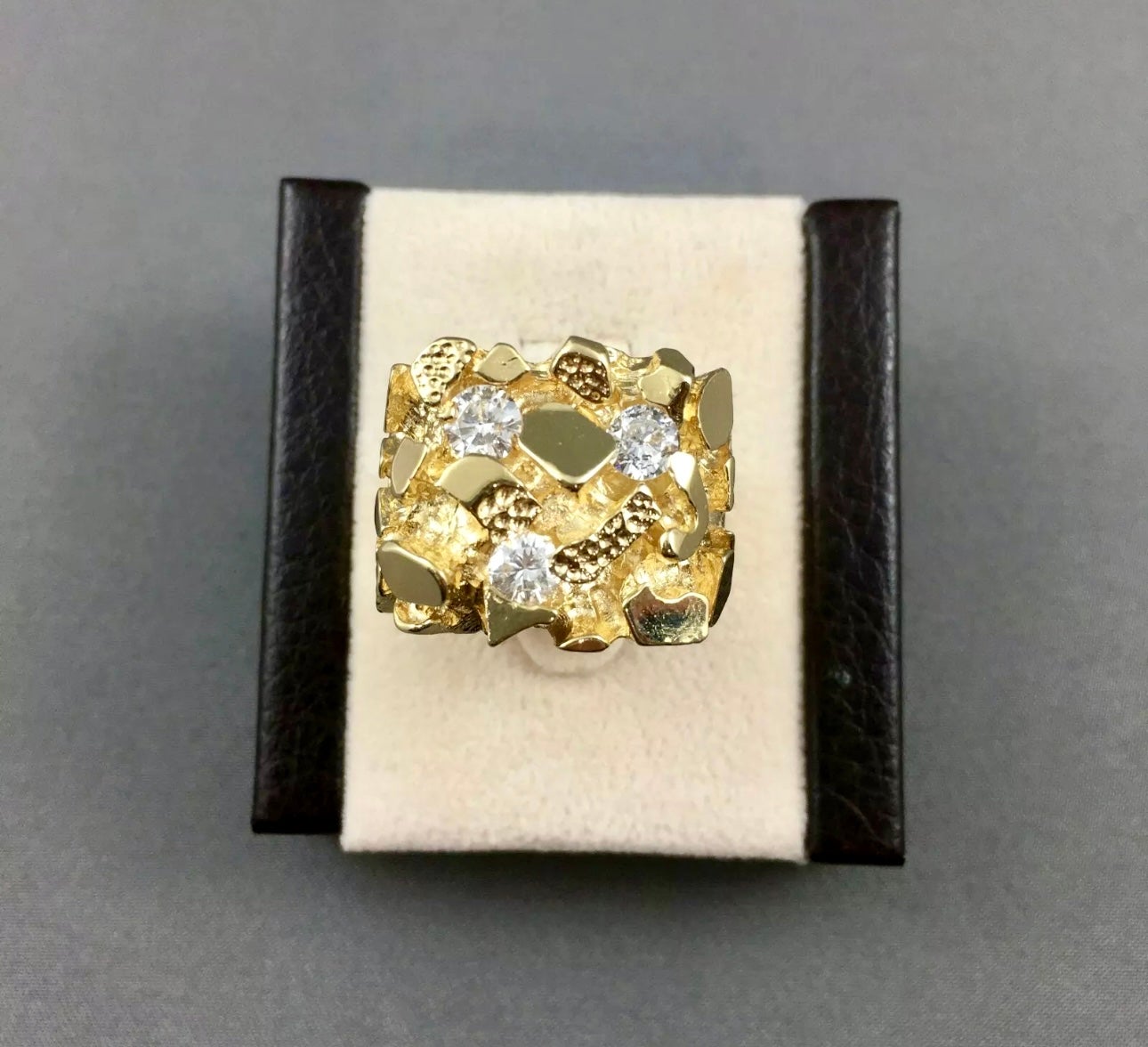 Men's 14K Yellow Gold Nugget & Diamond 1.00 CT  Ring  For Sale 2