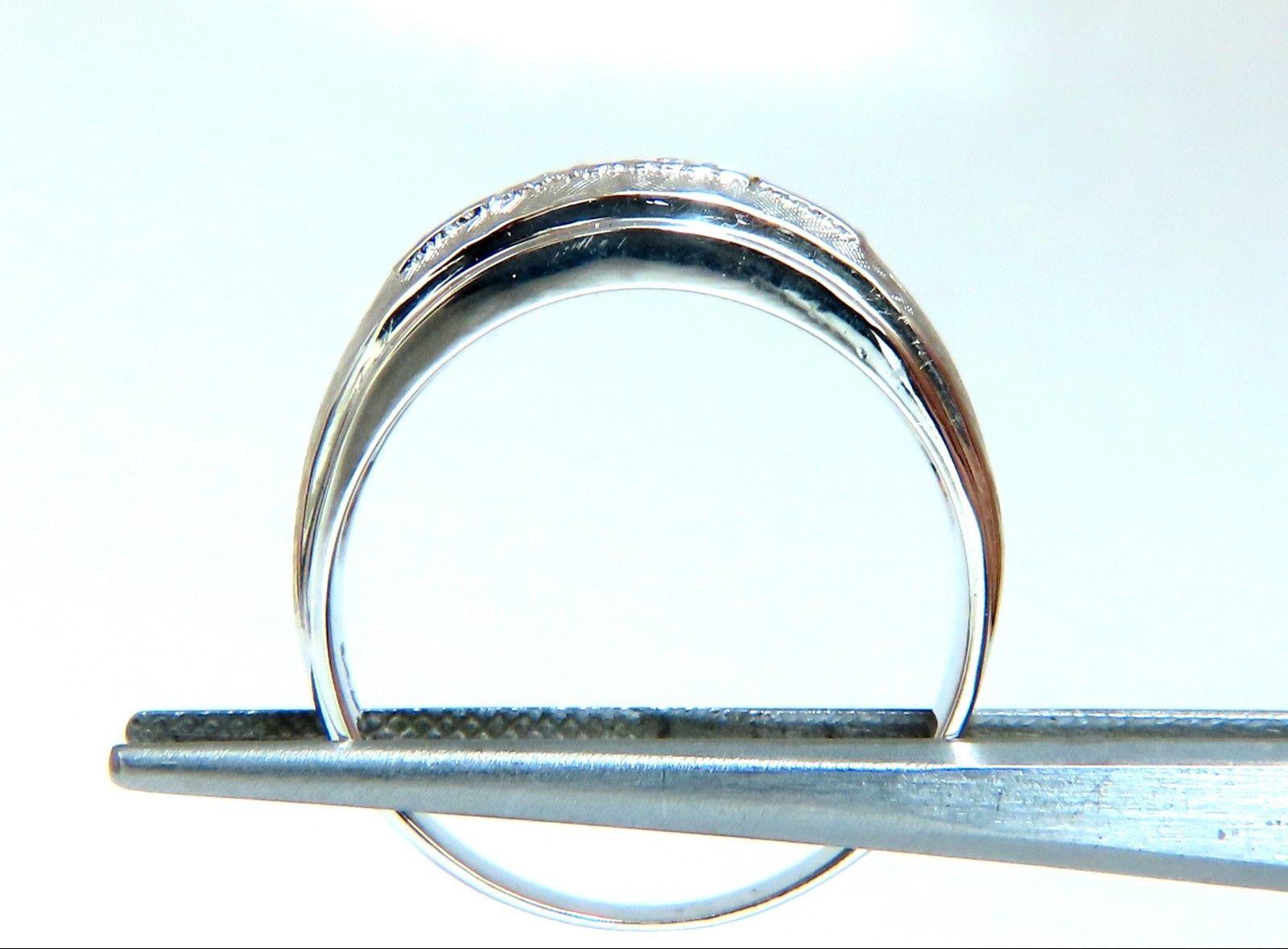 Taille ronde Bracelet jonc large en or 14 carats avec diamants naturels taille ronde de 0,15 carat pour hommes en vente