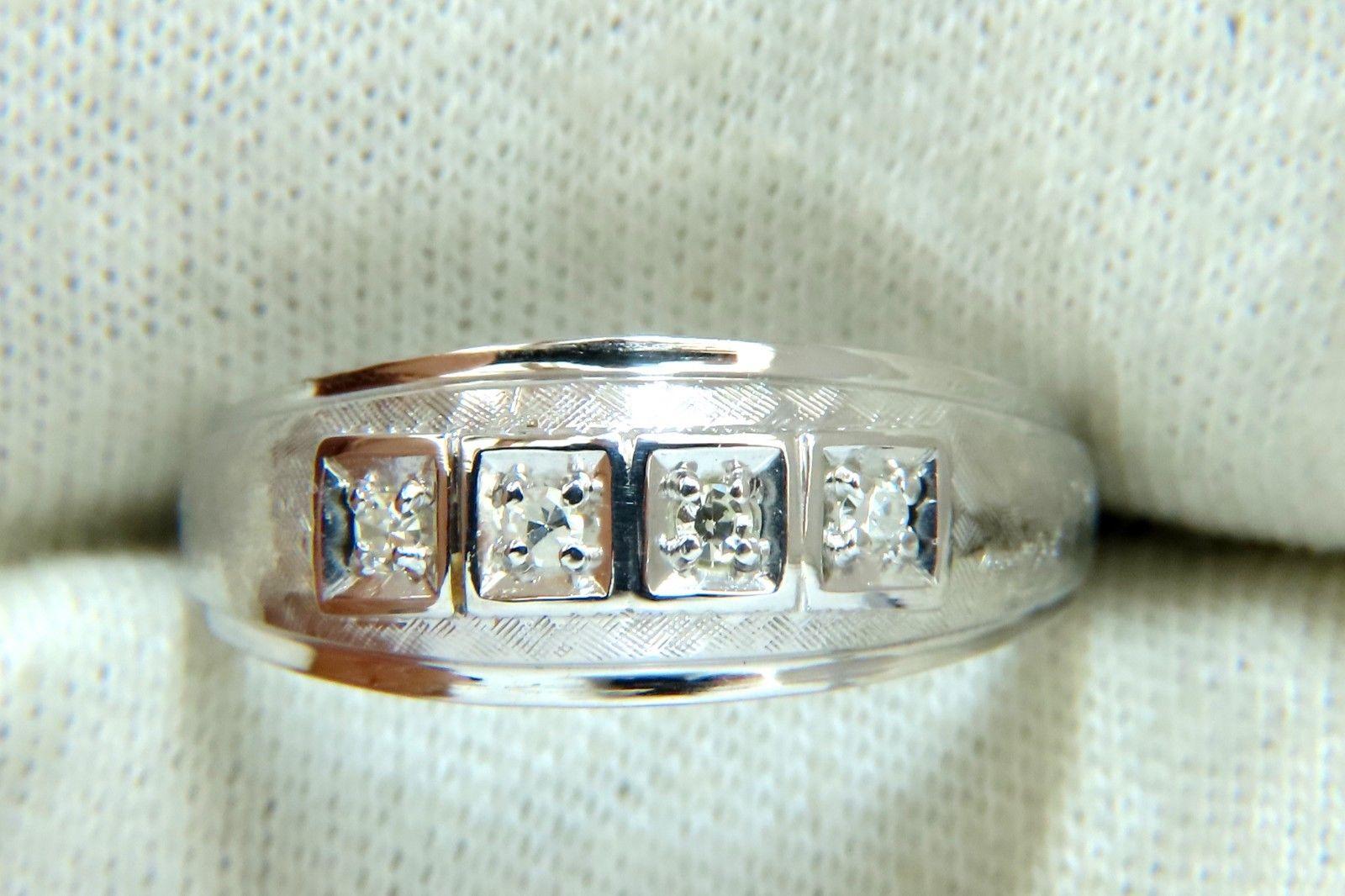 Men’s .15 Carat Natural Round Cut Diamonds Wide Band Bead 14 Karat In New Condition For Sale In New York, NY