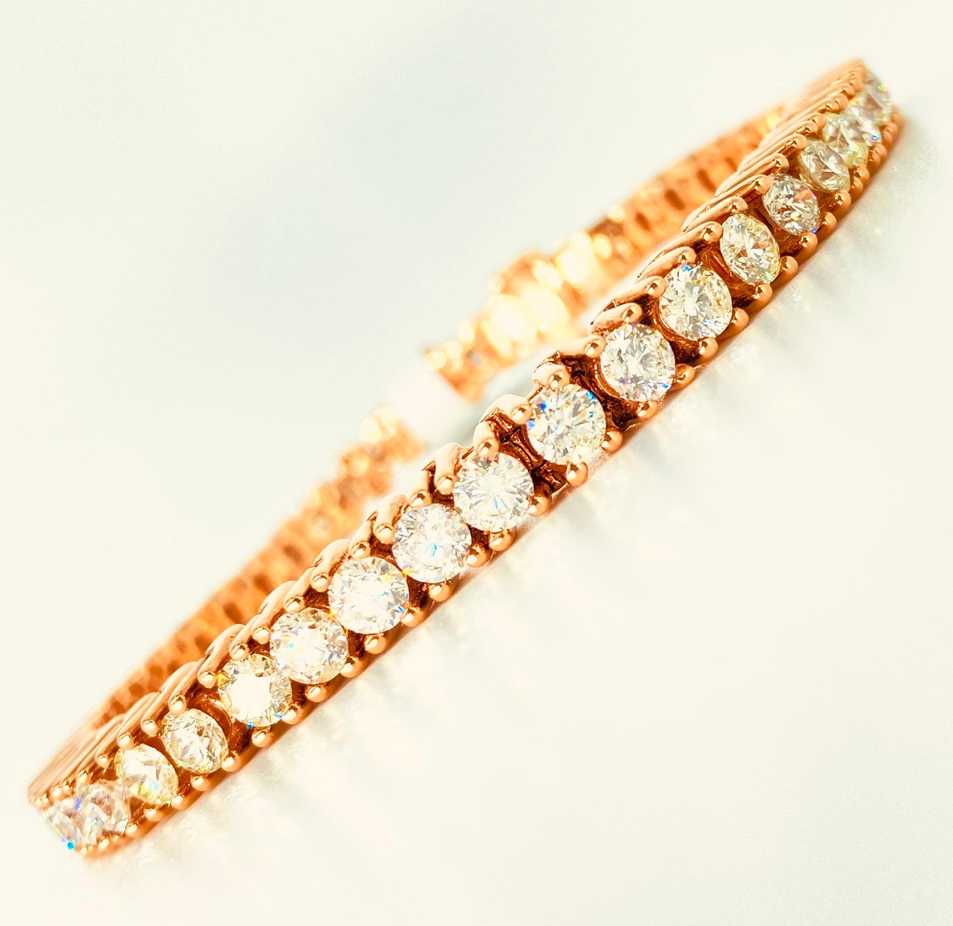 Bracelet tennis hommes 15 carats de diamants 
Largeur 5.85mm 
Or rose 10k
Clarté des diamants environ SI1 (diamants de haute qualité)
La couleur des diamants est d'environ H/I/J (un mélange très audacieux qui s'harmonise sur tout le bracelet, chaque
