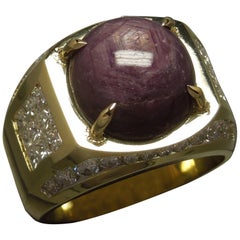 Used Men's 17.04 Carat Star Ruby and Diamond 18 Karat Gold Ring