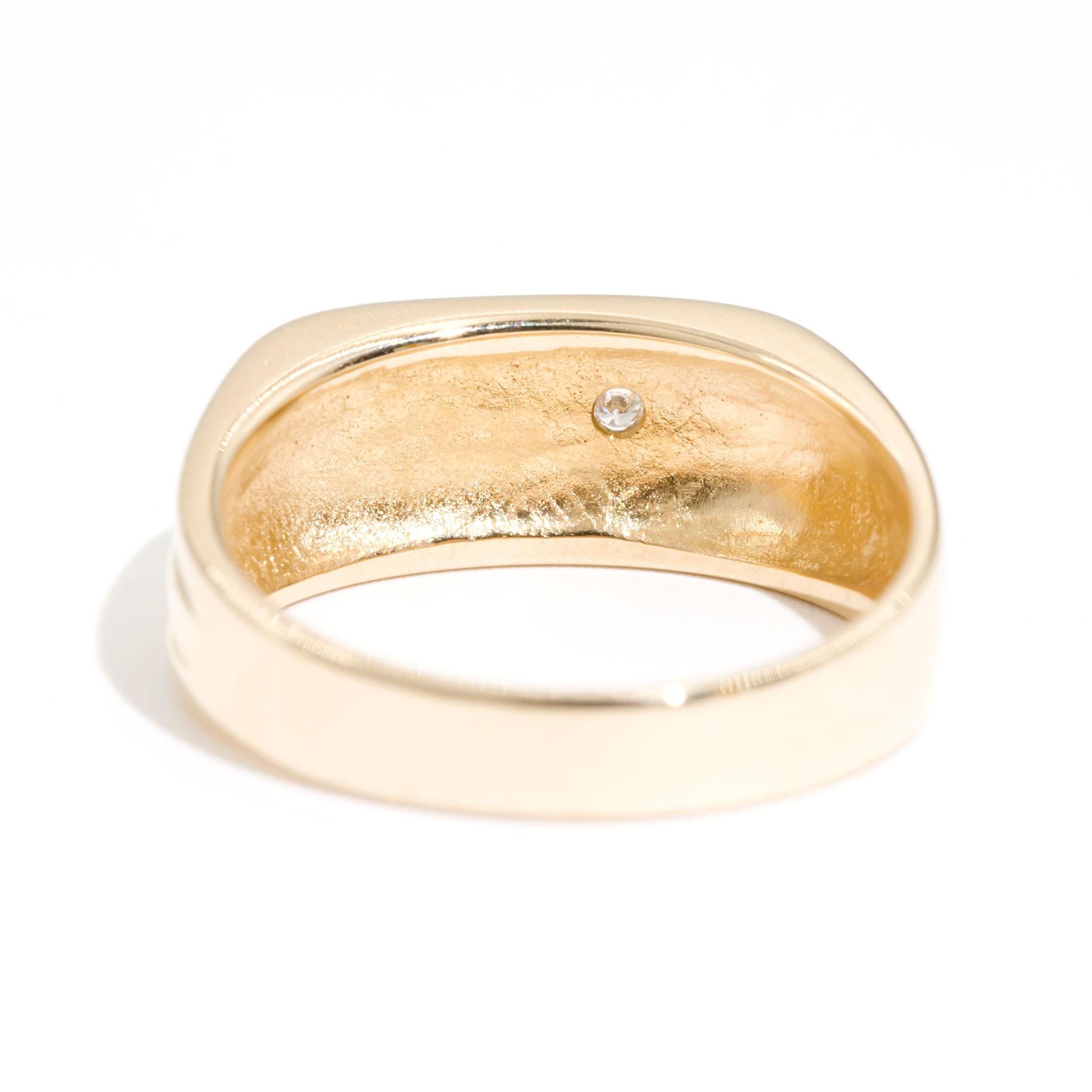 Round Cut Mens 18 Carat Yellow Gold Mens Vintage Signet Ring with Round Brilliant Diamond