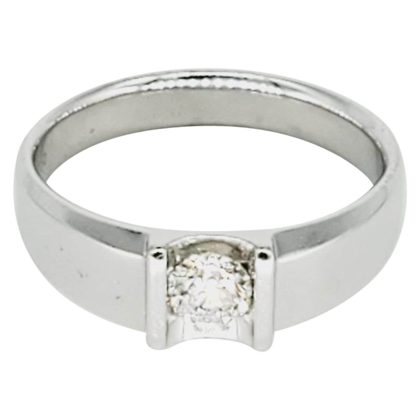 Men’s 18 Karat White Gold 0.45 Carat Diamond Center Ring For Sale