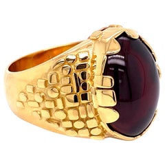 Men's 18 Karat Yellow Gold Carbunckle Garnet Ring
