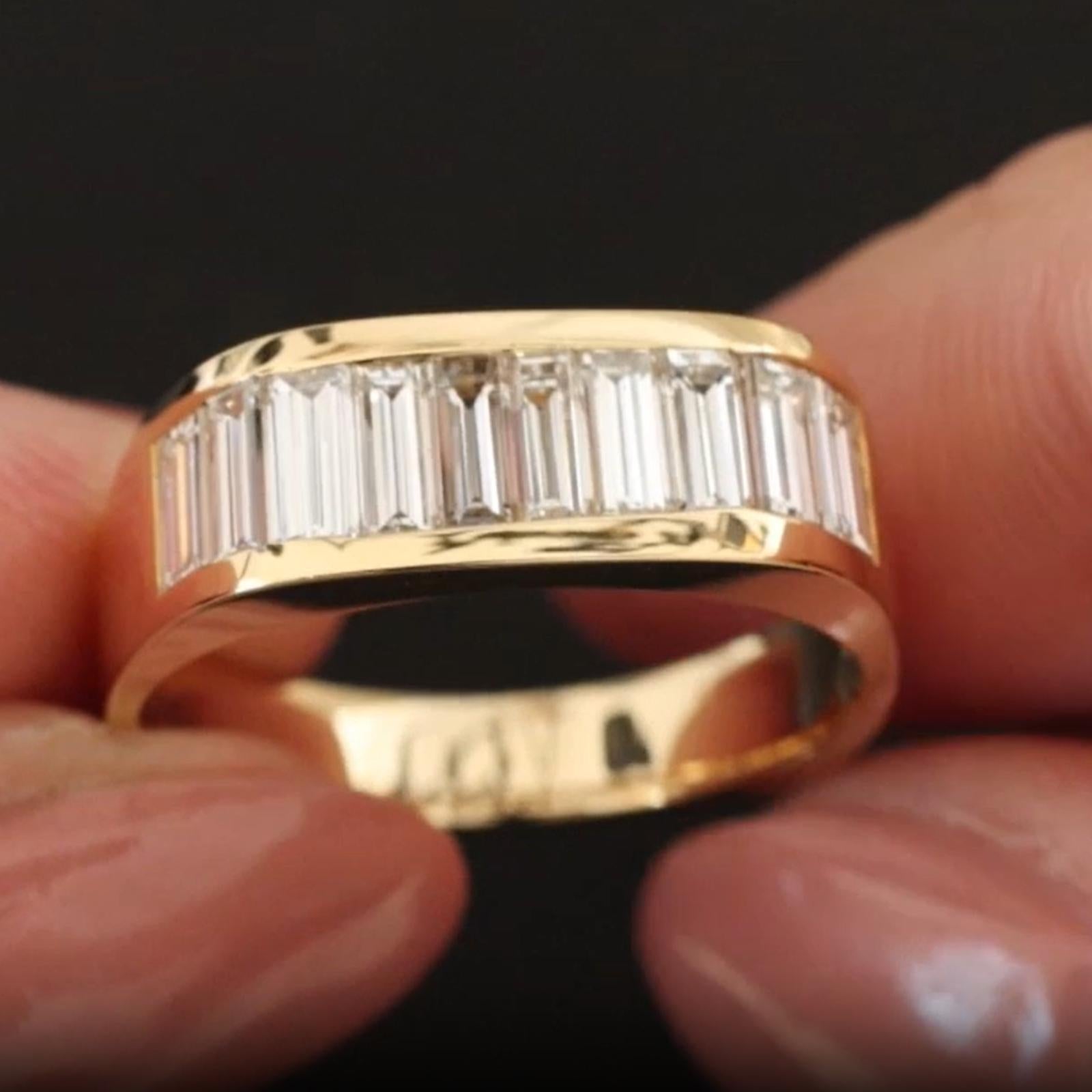 Contemporary Men’s 18K Yellow Gold 1.5 Carat Diamond Baguette Band Channel Set For Sale