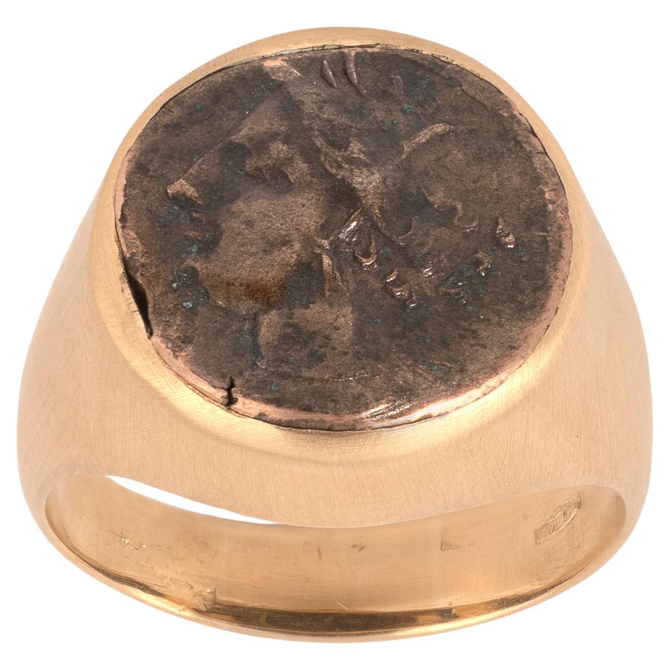 Men's 18K Yellow Gold Ancient Tanit Coin Ring In Excellent Condition In Firenze, IT
