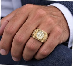 Mens 18k Yellow Gold and Diamond Ring 7.20 carats Color U Clarity VS2