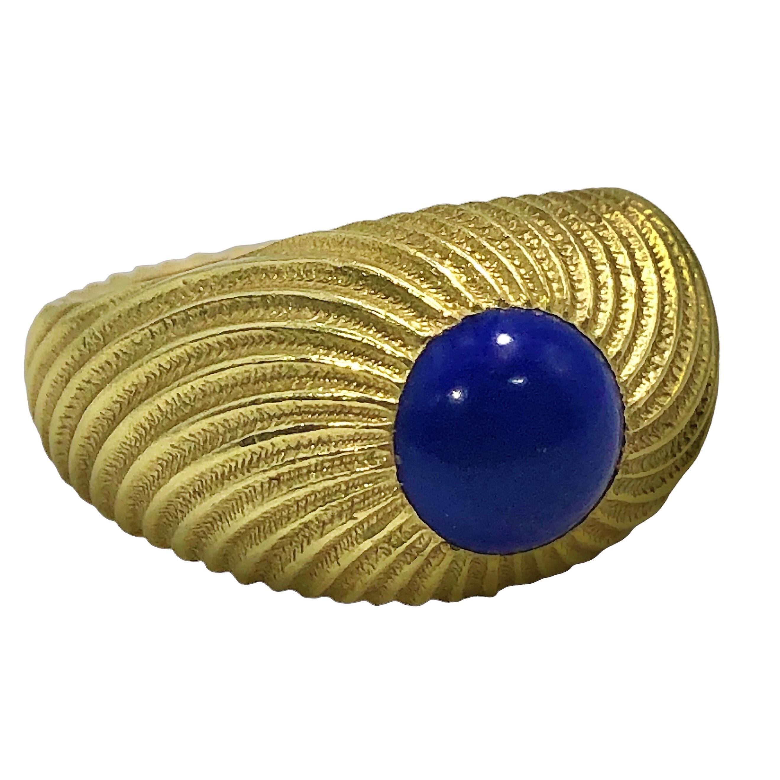 Cabochon Mens 18k Yellow Gold and Lapis-Lazuli Tiffany Schlumberger Ring For Sale