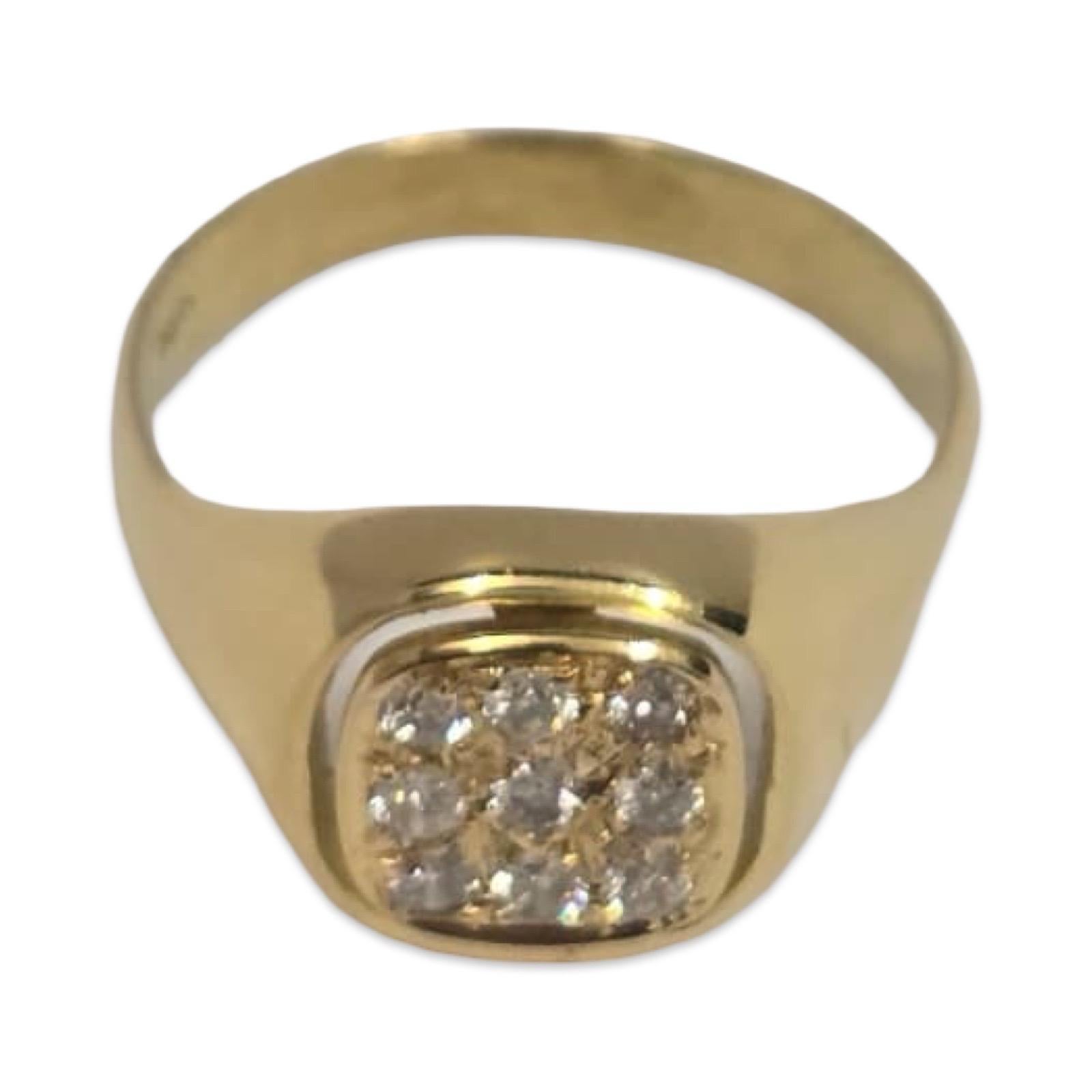 Anello da mignolo con cuscino di diamanti in oro giallo 18 carati da uomo in vendita 1