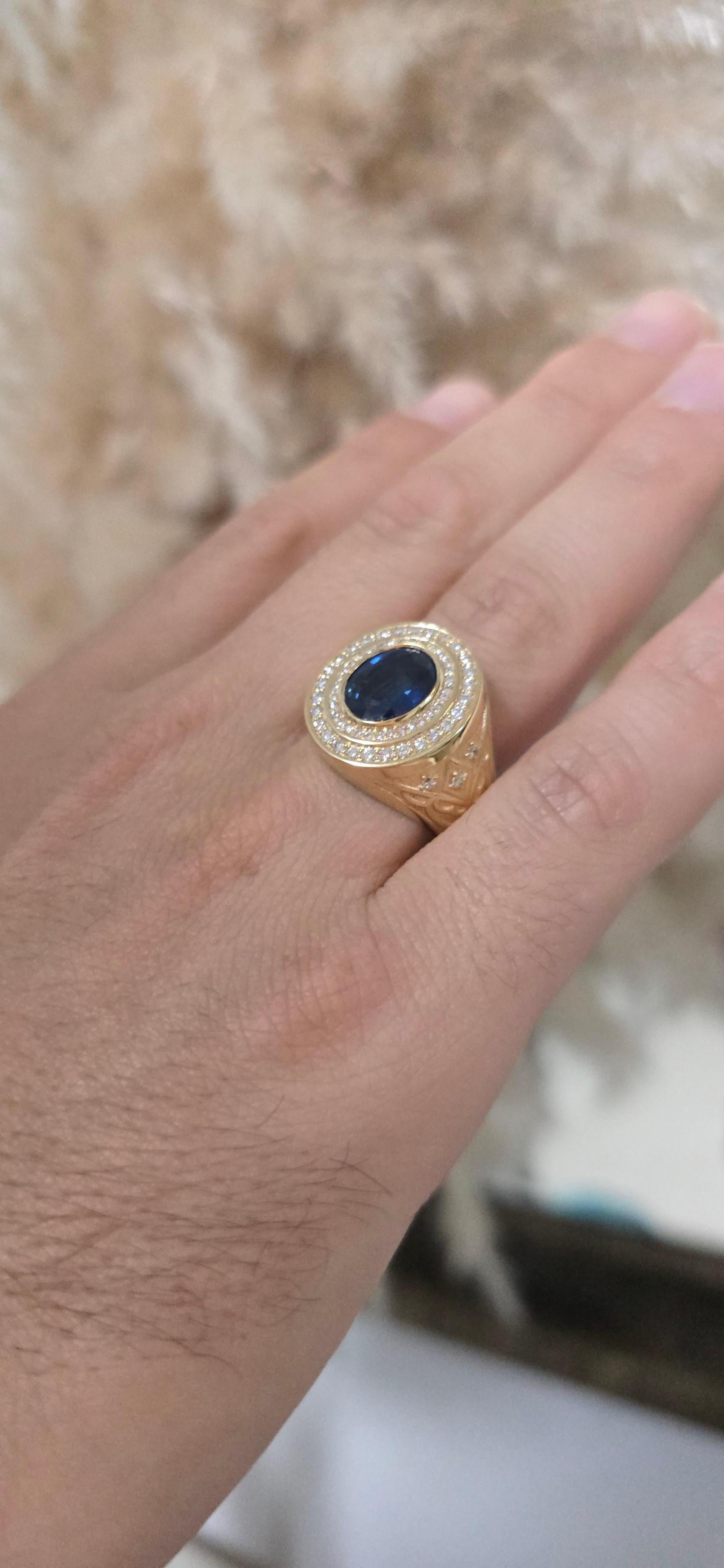 Men’s 18K Yellow Gold Natural Sapphire Signet Ring GRS Certified - One of A kind For Sale 4