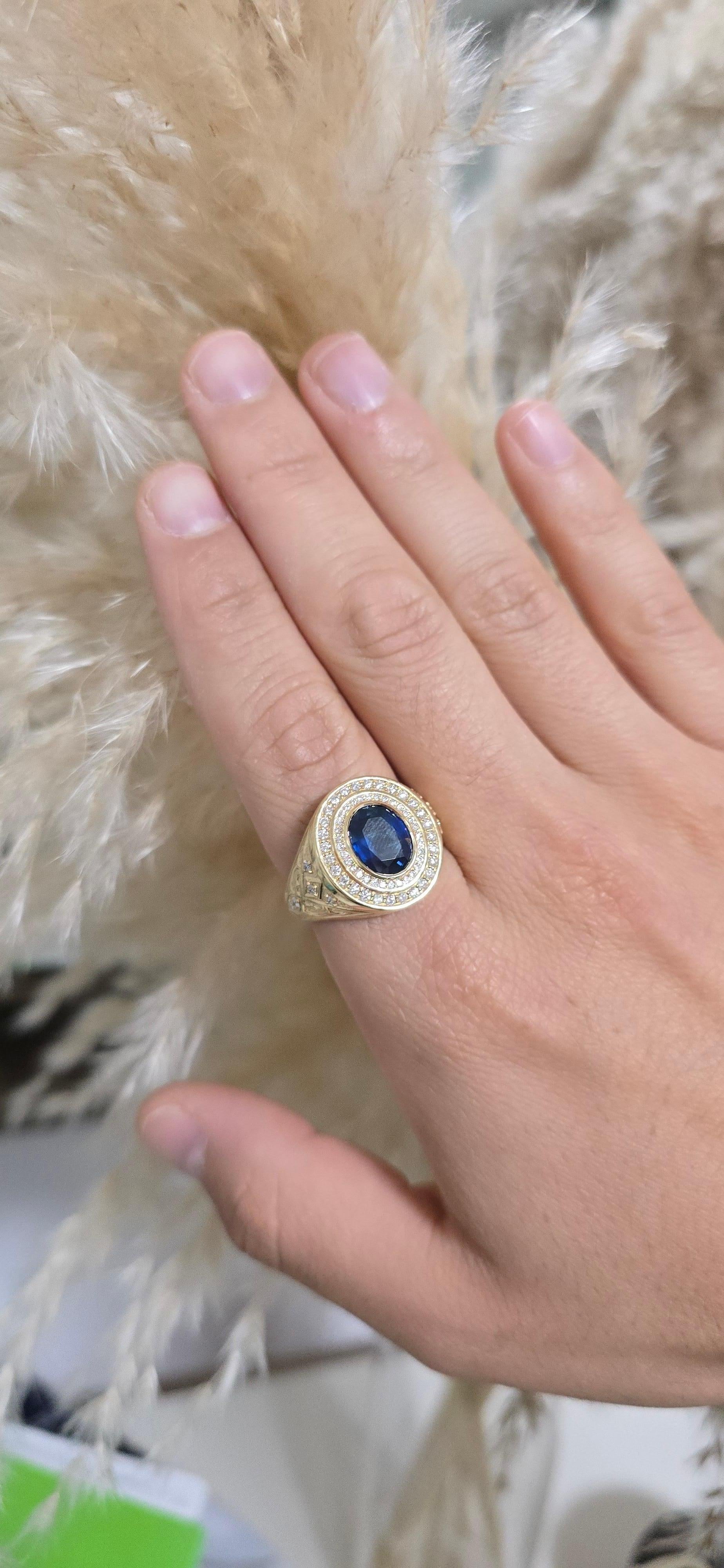 Men’s 18K Yellow Gold Natural Sapphire Signet Ring GRS Certified - One of A kind For Sale 6
