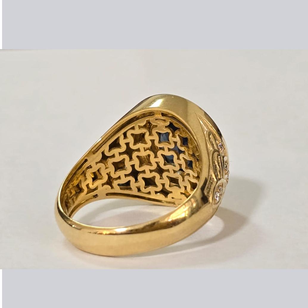 Men’s 18K Yellow Gold Natural Sapphire Signet Ring GRS Certified - One of A kind For Sale 3