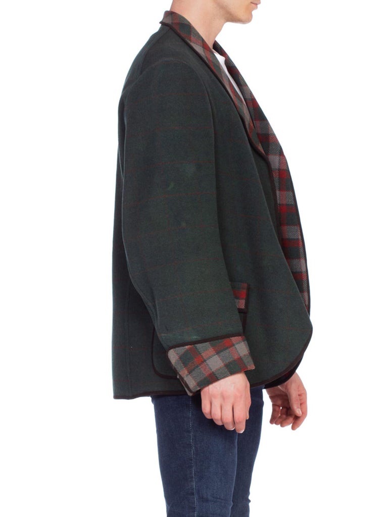 1900S Green Wool Men's Edwardian Blanket Smoking Jacket With Plaid Doubleweave In Excellent Condition For Sale In New York, NY