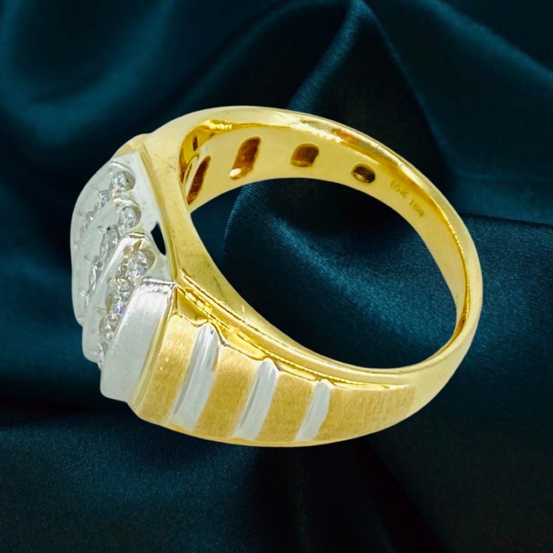 Men’s 3.00 Carat Round Diamonds Two-Tone Tiger Stripe Design Ring For Sale 1