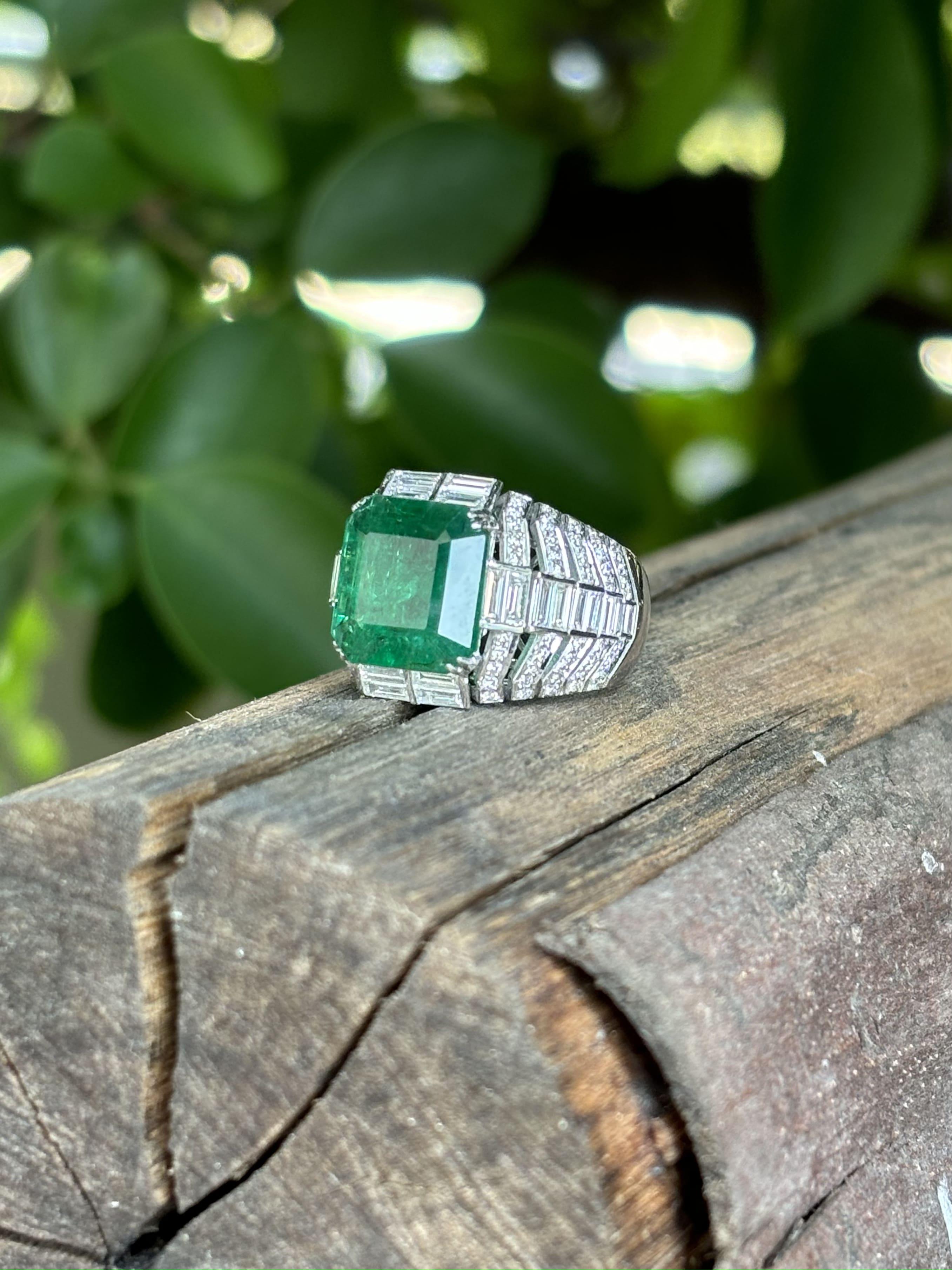 Men's 5.47 Carat Zambian Emerald in 18k White Gold Ring For Sale 6