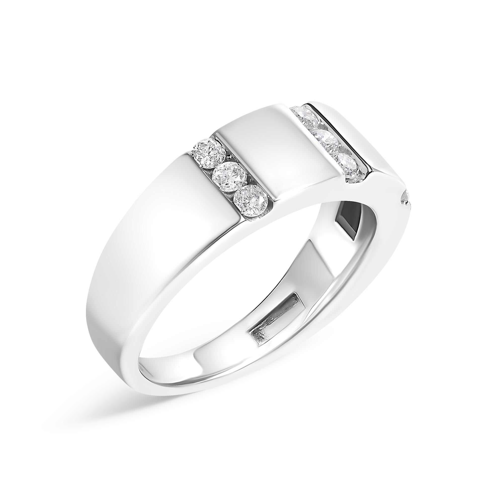 Moderno Anello da uomo in argento Sterling 925 con diamante da 1/2 Cttw e tripla pietra A. Stone in vendita