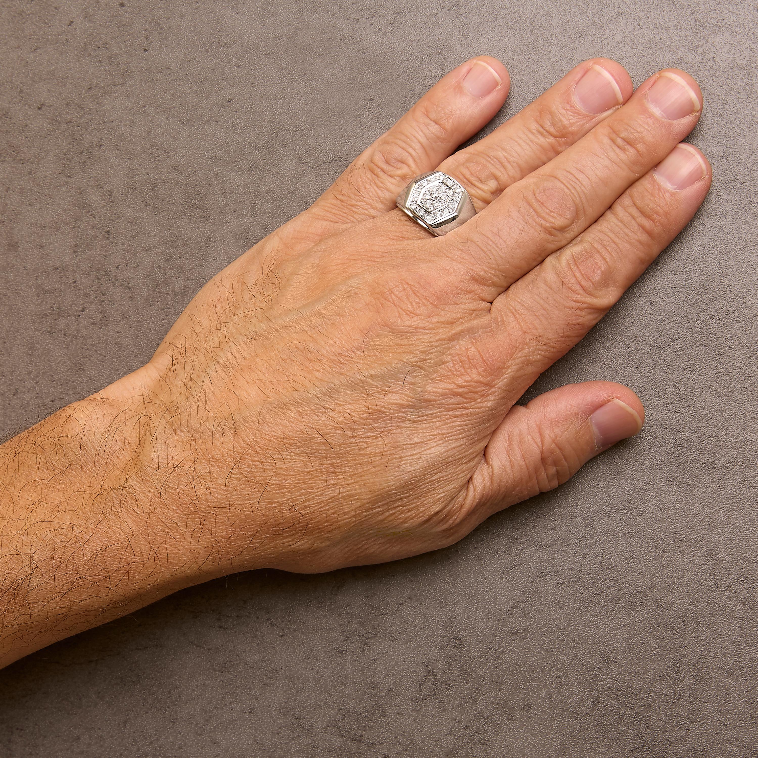 Bague pour homme en argent sterling .925 1/2 Cttw Multi-Diamond Hexagon Frame Ring Neuf - En vente à New York, NY