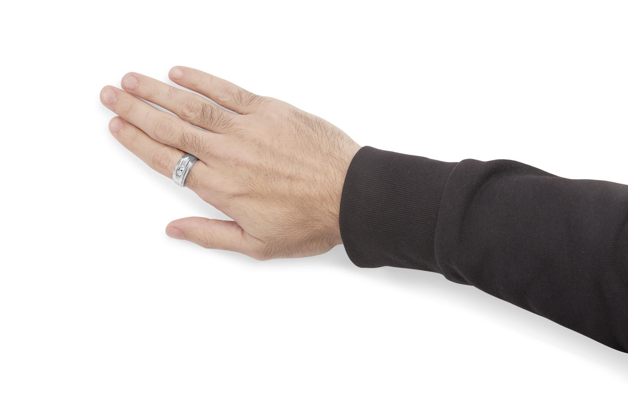 Men's .925 Sterling Silver 1/3 Cttw Diamond Channel Set 3 Stone Ring Band In New Condition For Sale In New York, NY