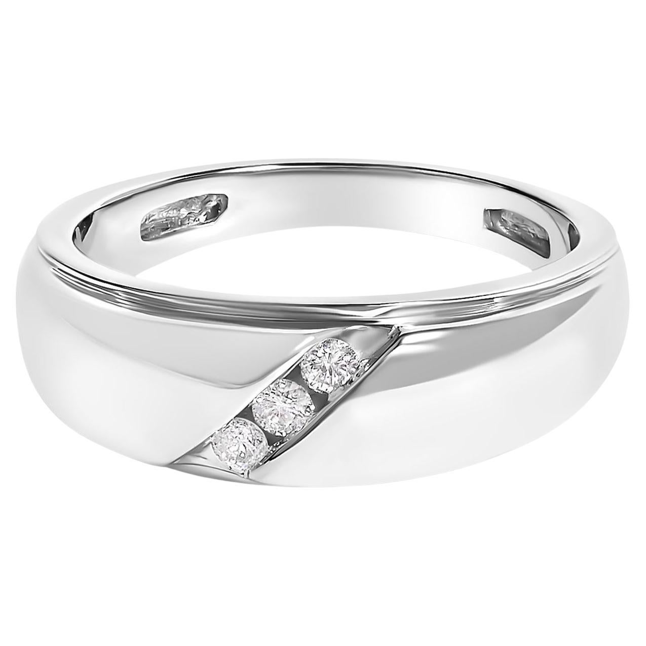 Bague pour homme en argent sterling .925 1/6 Cttw 3 Stone Diamond Band Ring en vente