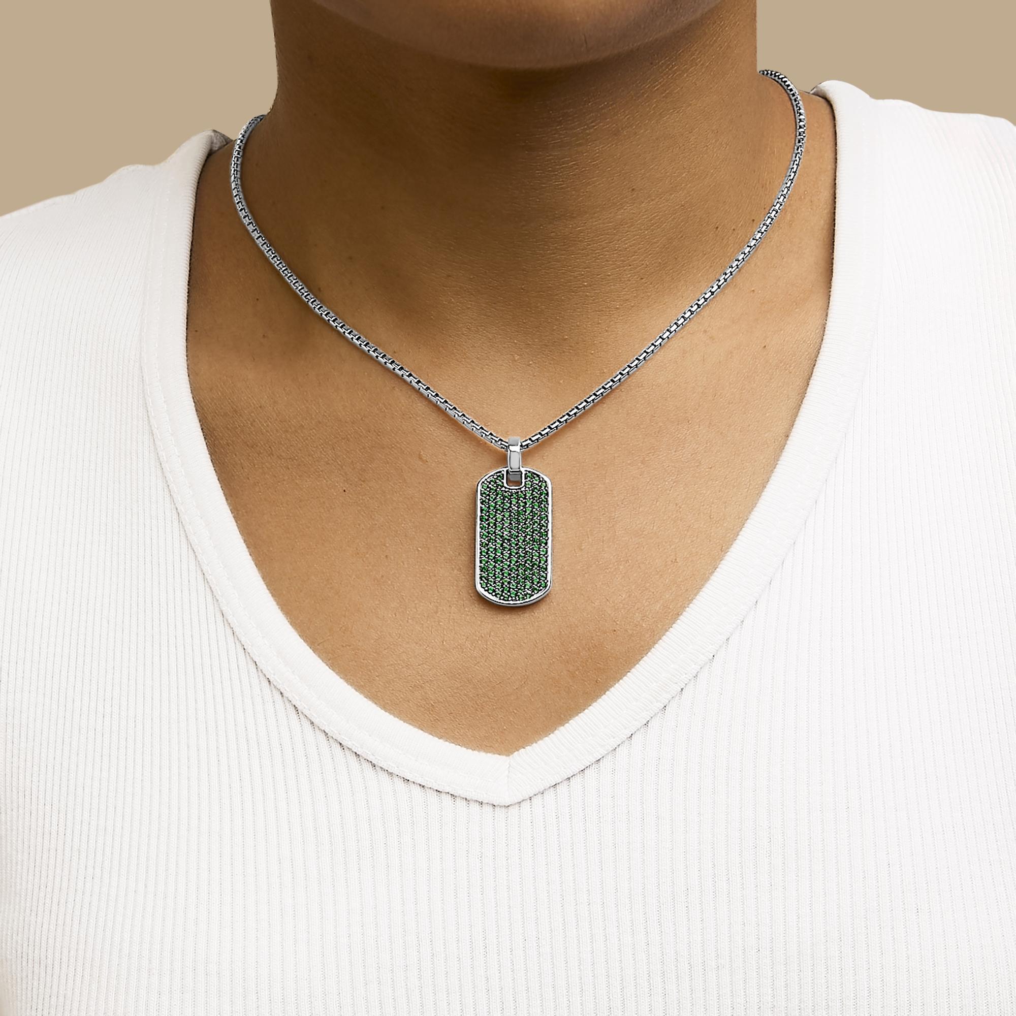 Taglio rotondo Collana con medaglietta da uomo in argento 925 con smeraldo verde creato in vendita