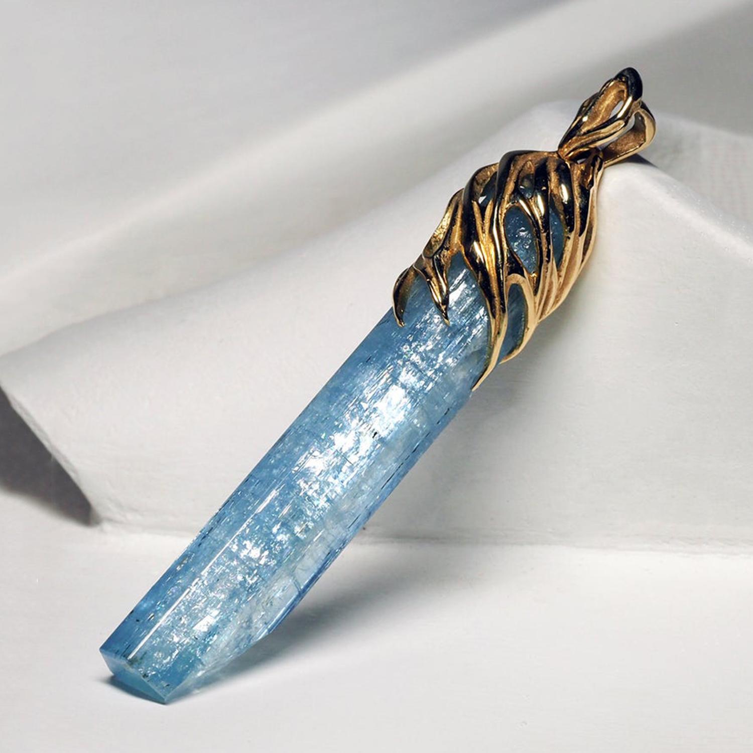 Uncut Aquamarine Gold Pendant Natural Blue Beryl Aquamarine Crystal For Sale