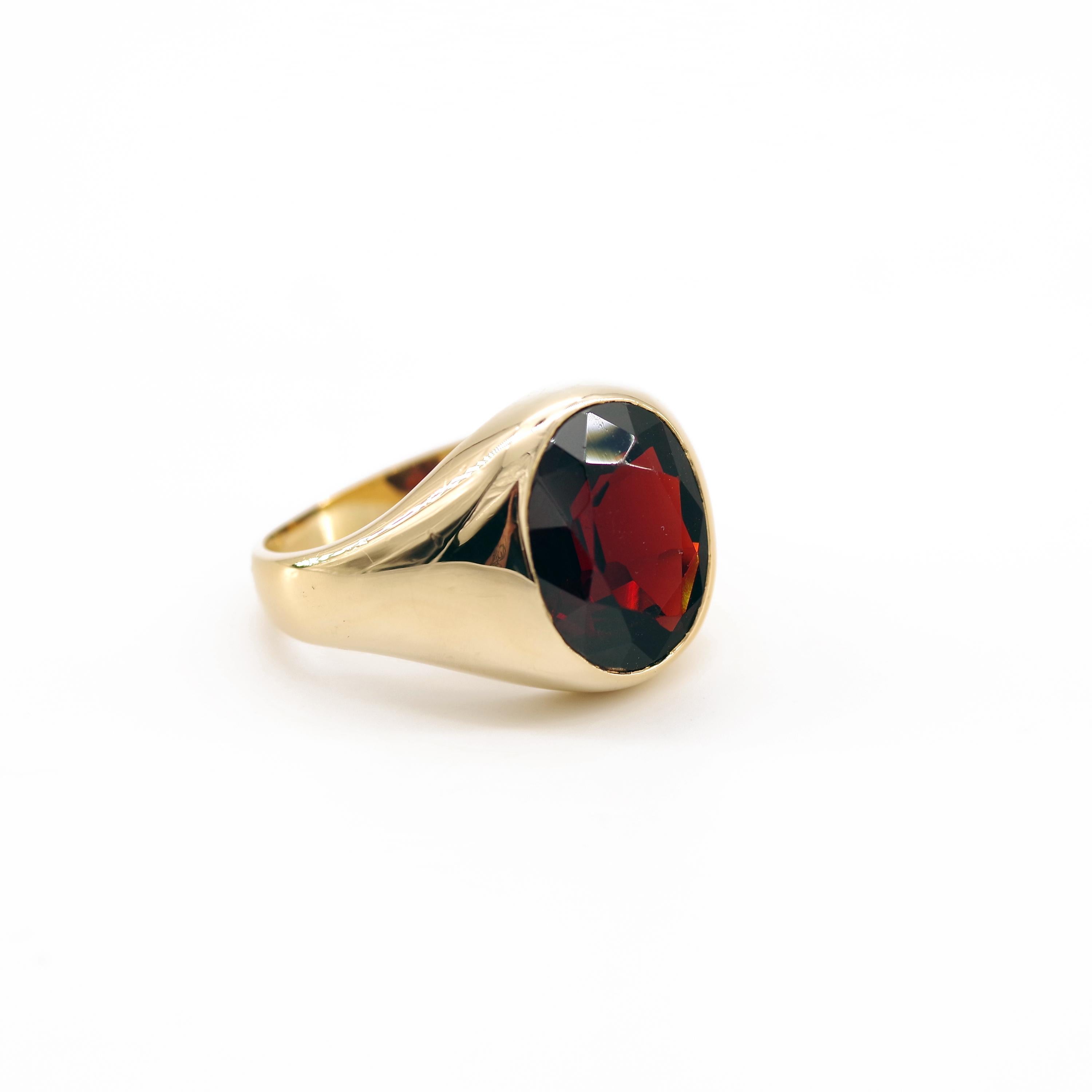 Men's Art Deco Garnet Ring is a Masterpiece of Understatement In Good Condition In Southbury, CT