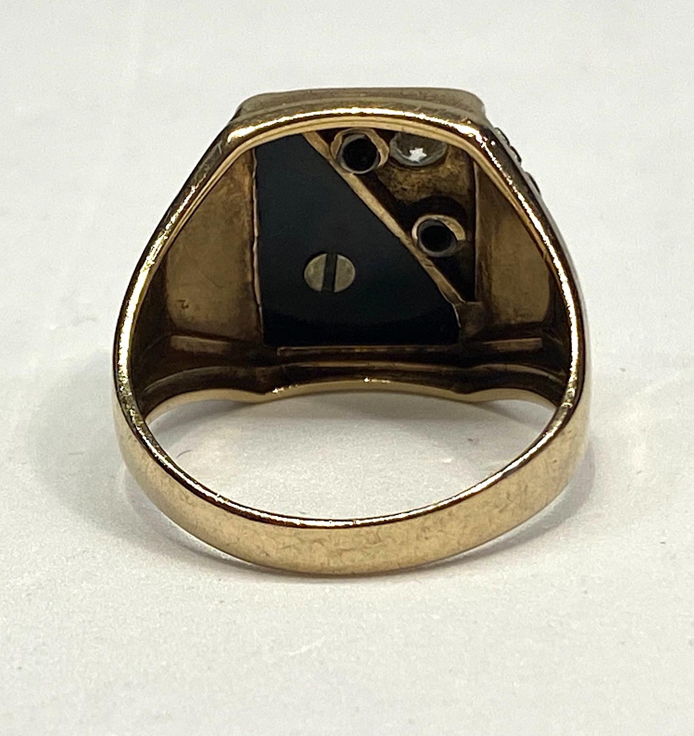 Mens Art Deco Masonic Gold, Diamond and Onyx Ring In Good Condition In New York, NY