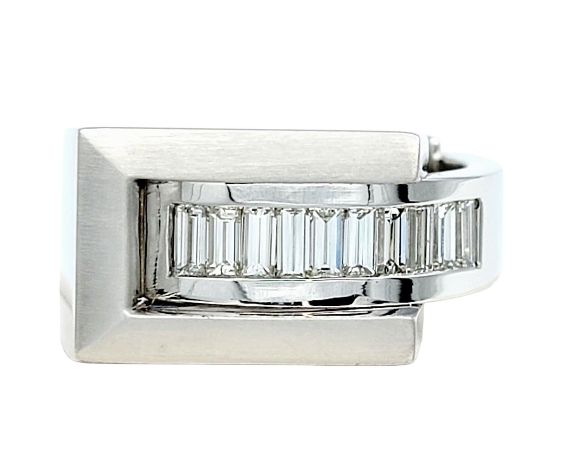 Ring size: 9.75

Introducing this handsome and ultra-contemporary mens diamond asymmetric band ring. Crafted to captivate, this masterful piece seamlessly fuses innovation with sophistication.

Expertly designed, the asymmetrical band showcases a