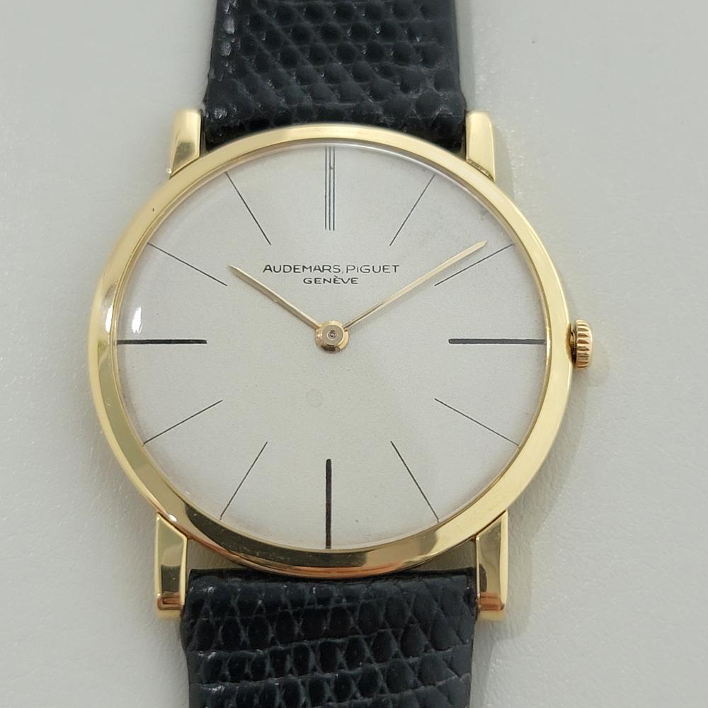 Zeitloser Luxus, Herrenuhr aus massivem 18-karätigem Gold Audemars Piguet Geneve mit Handaufzug, ca. 1960er Jahre. Von einem Uhrmachermeister für echt befunden. Wunderschönes, signiertes weißes Zifferblatt von Audemars Piguet, Genfer Punzierung,