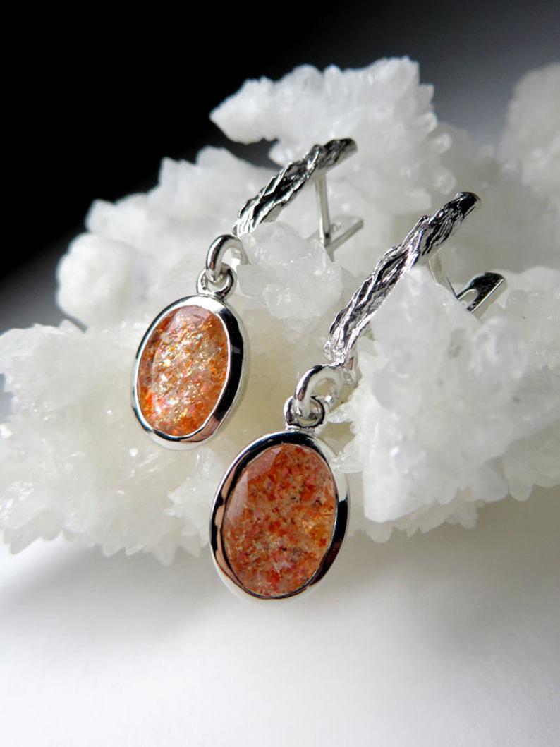 Anello da uomo in argento con pietra solare avventurina, fiore arancione, stile vintage autentico In condizioni Nuovo in vendita a Berlin, DE