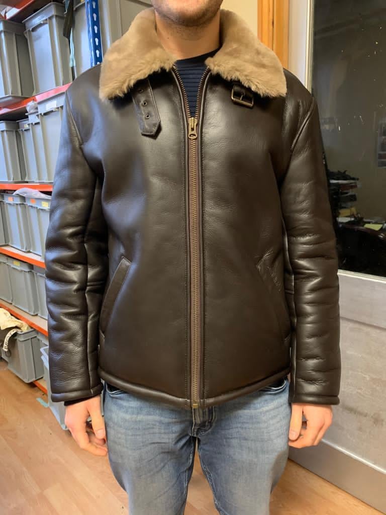 Veste d'aviateur en peau de mouton marron pour hommes - Taille 40 UK Neuf - En vente à London, GB