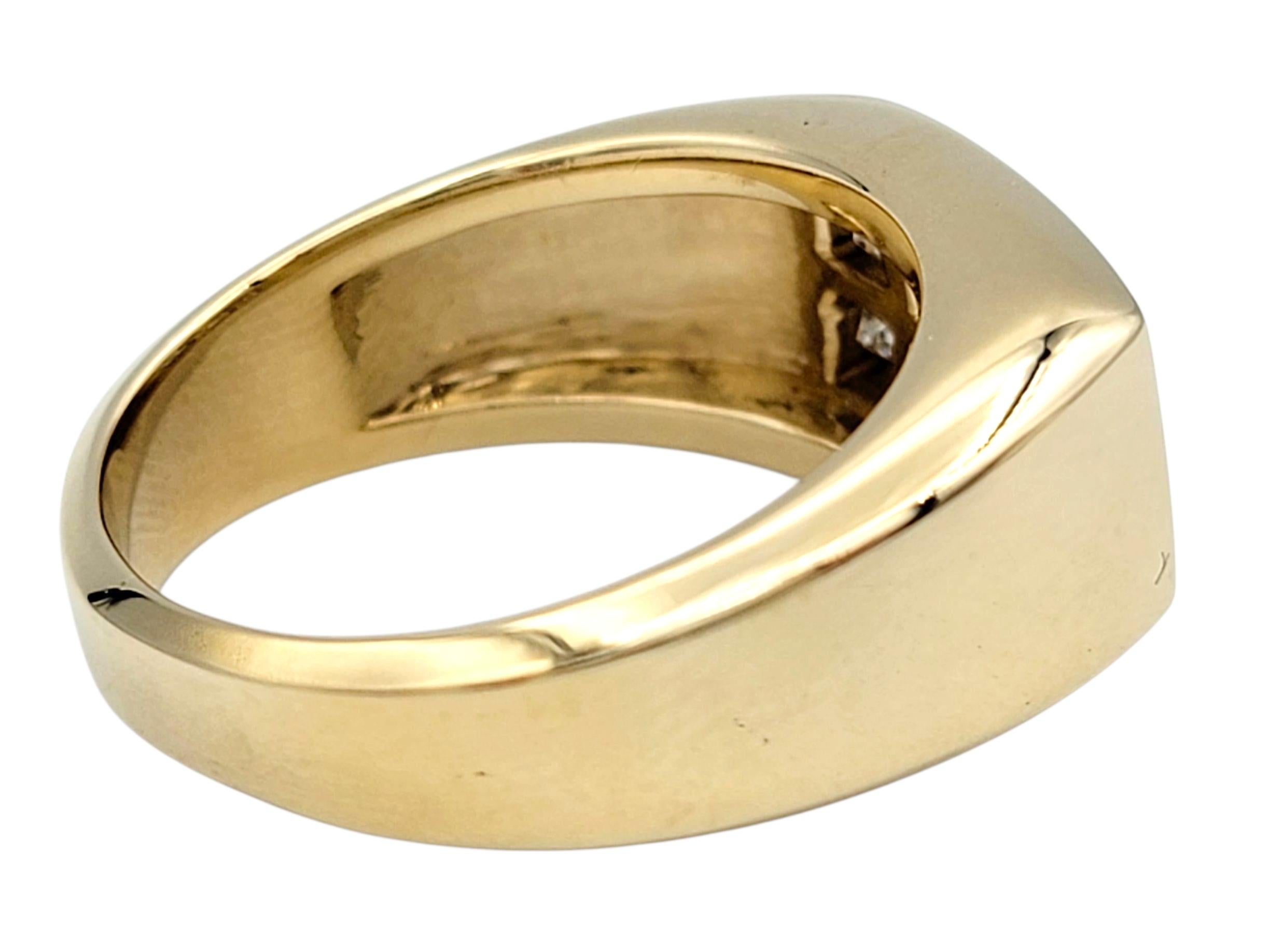 Anello maschile a fascia quadrata con diamanti taglio baguette e principessa in oro giallo 14 carati in vendita 2