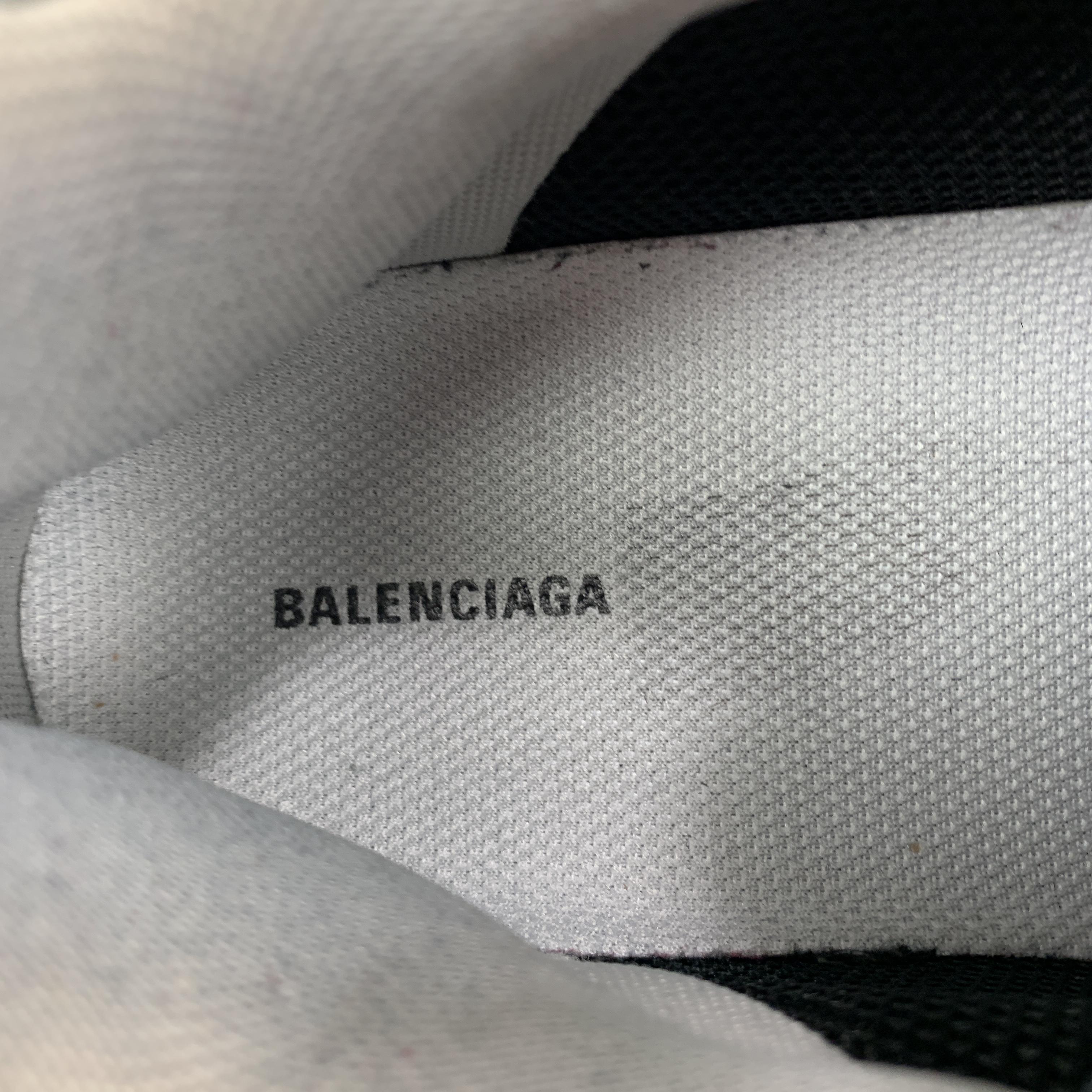 Men's BALENCIAGA Size 10 Grey Nylon Lace Up TRIPLE S Sneakers In Good Condition In San Francisco, CA