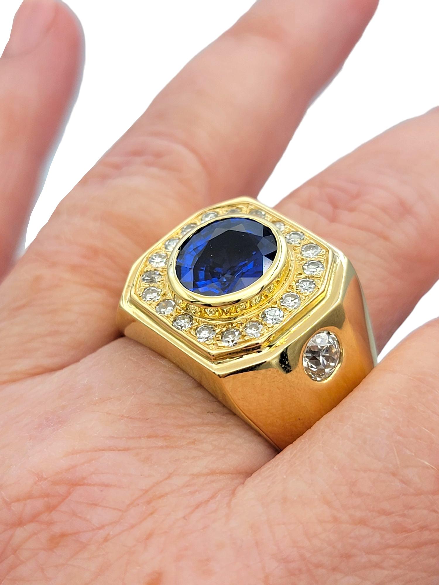 Men's Bezel Set Blue Sapphire and Old European Diamond Band Ring 18 Karat Gold For Sale 2