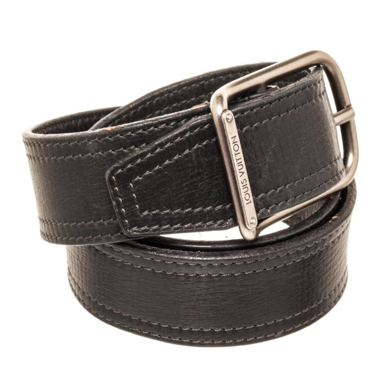 Men's black leather Louis Vuitton Belt with palladium plated logo-engraved  at 1stDibs
