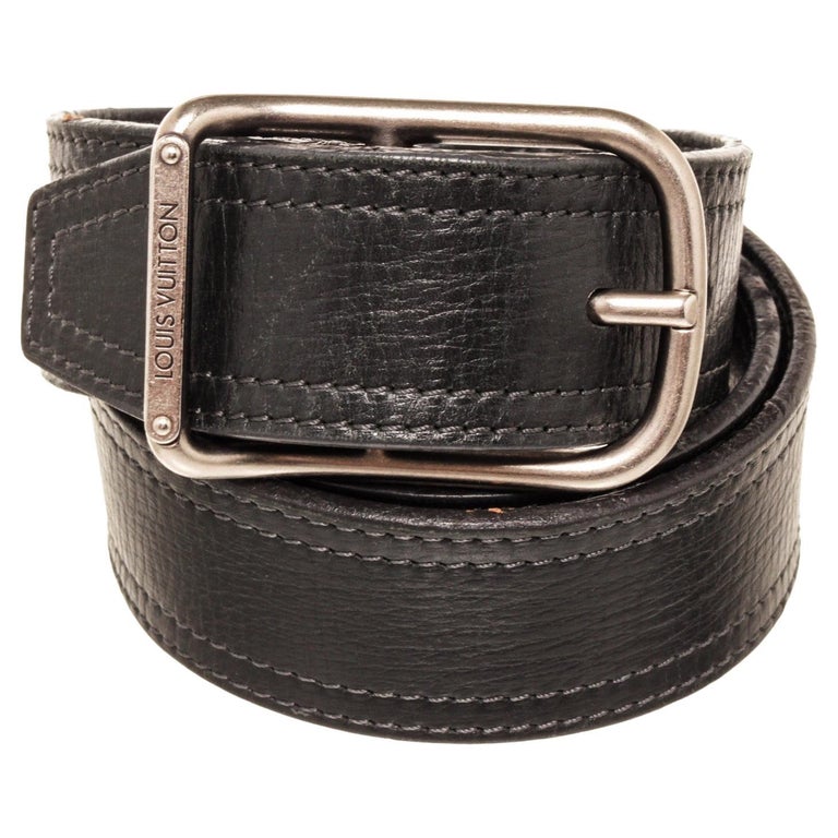 Men's black leather Louis Vuitton Belt with palladium plated logo