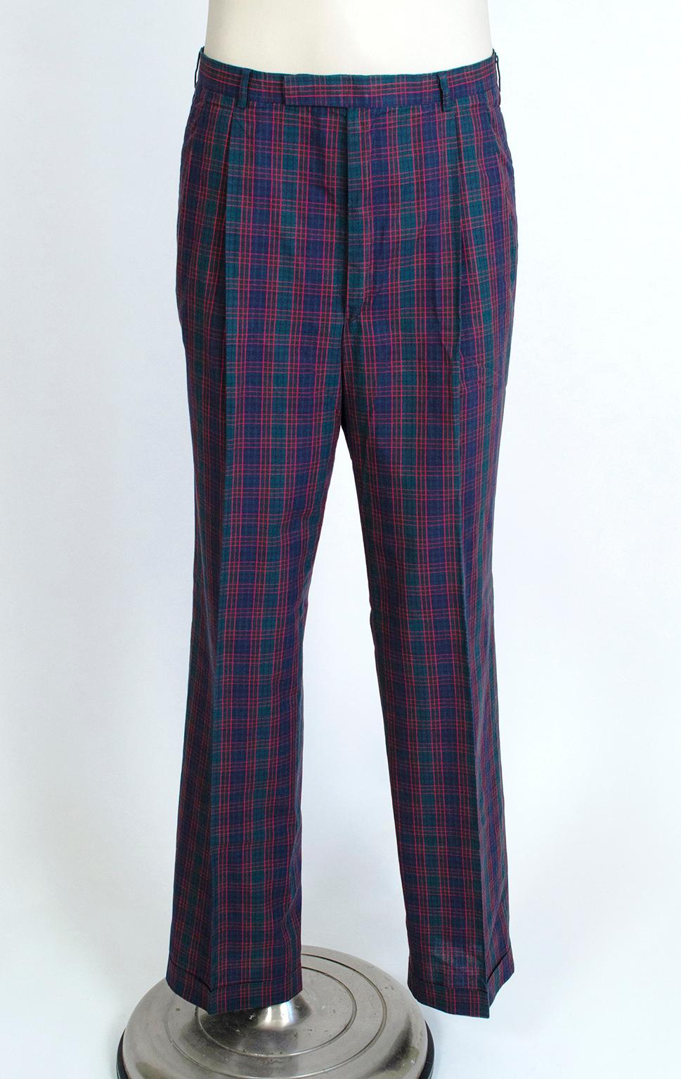 As suitable for 18 holes at St Andrews as Christmas with the inlaws, these incredible trousers will take you through the year with Scottish flair; perfect for pairing with a cardigan or turtleneck. Also available in Macintosh tartan under separate