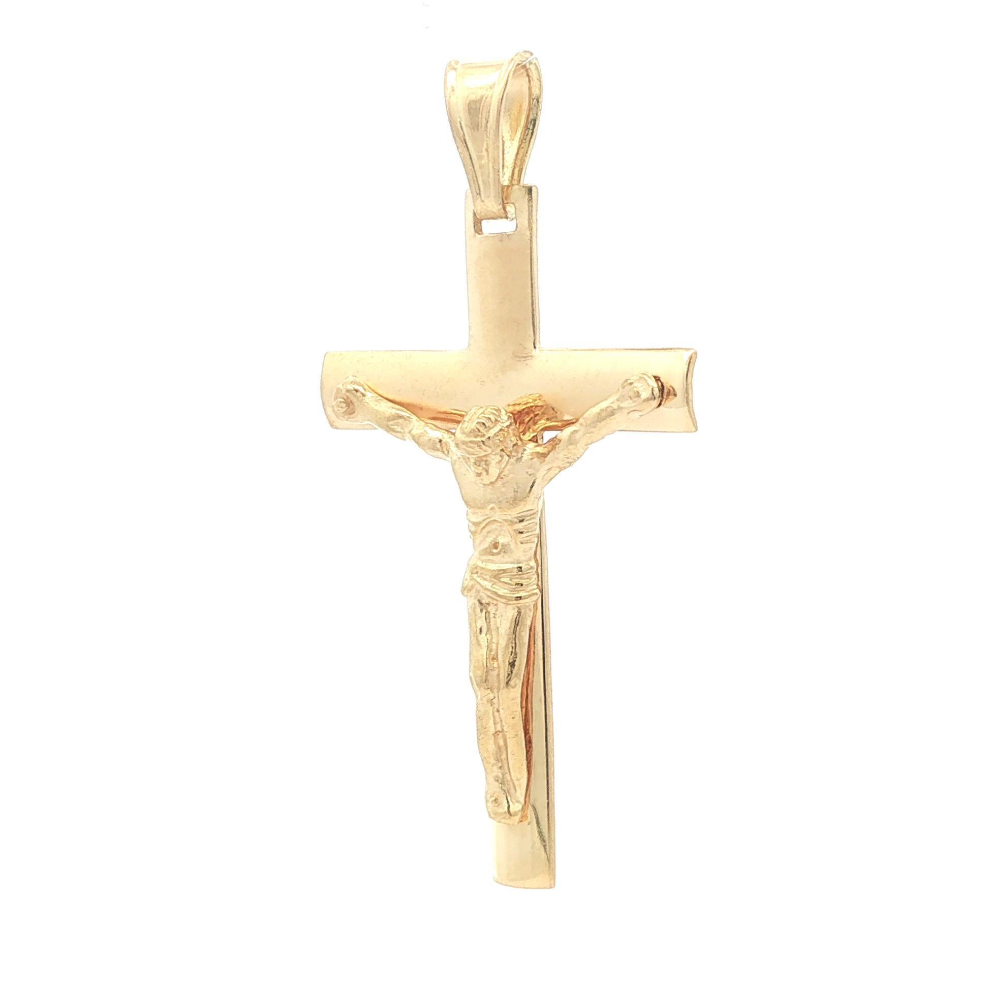 Pendentif croix crucifix en or jaune 18 carats pour hommes et garçons Bon état - En vente à Montclair, NJ
