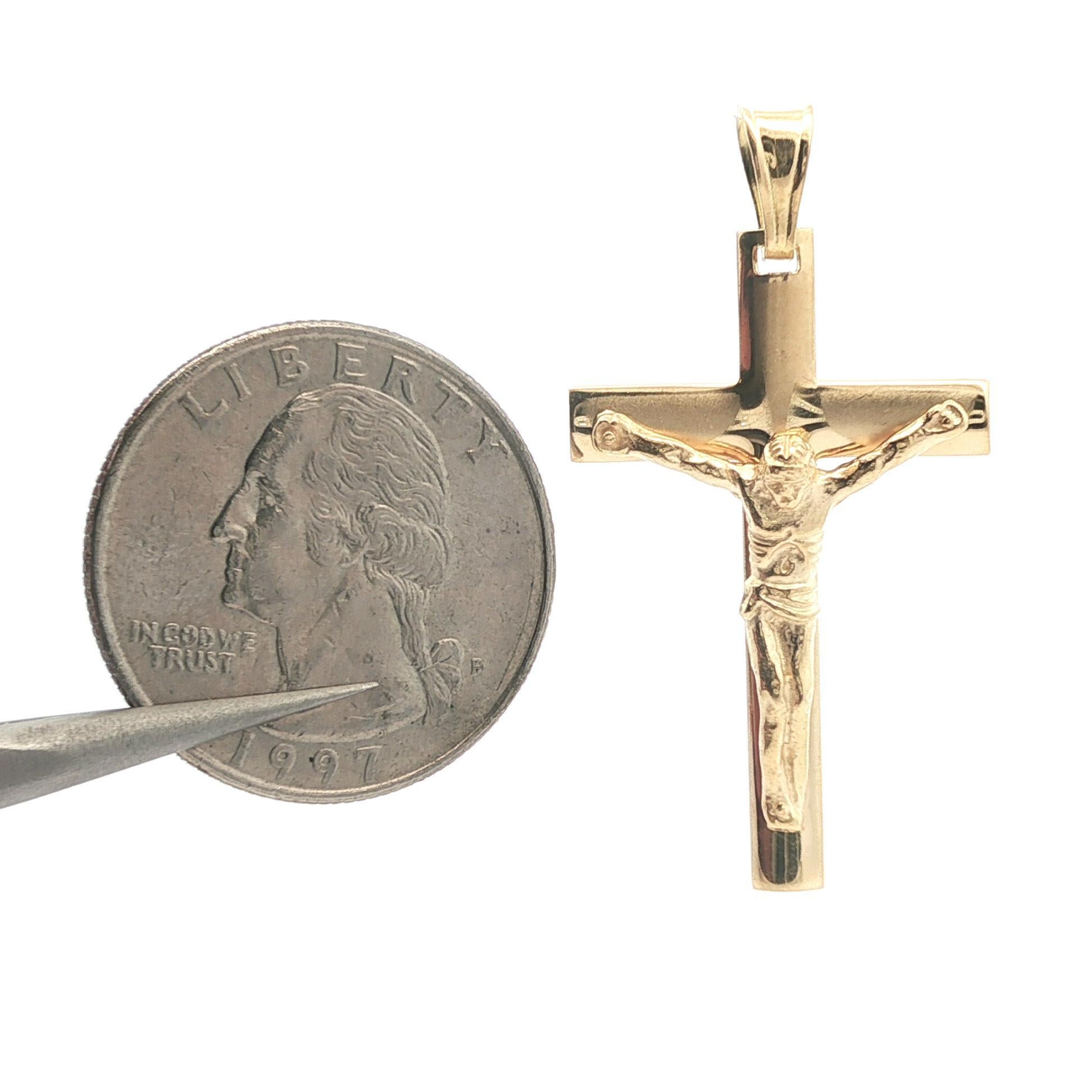 Pendentif croix crucifix en or jaune 18 carats pour hommes et garçons en vente 1