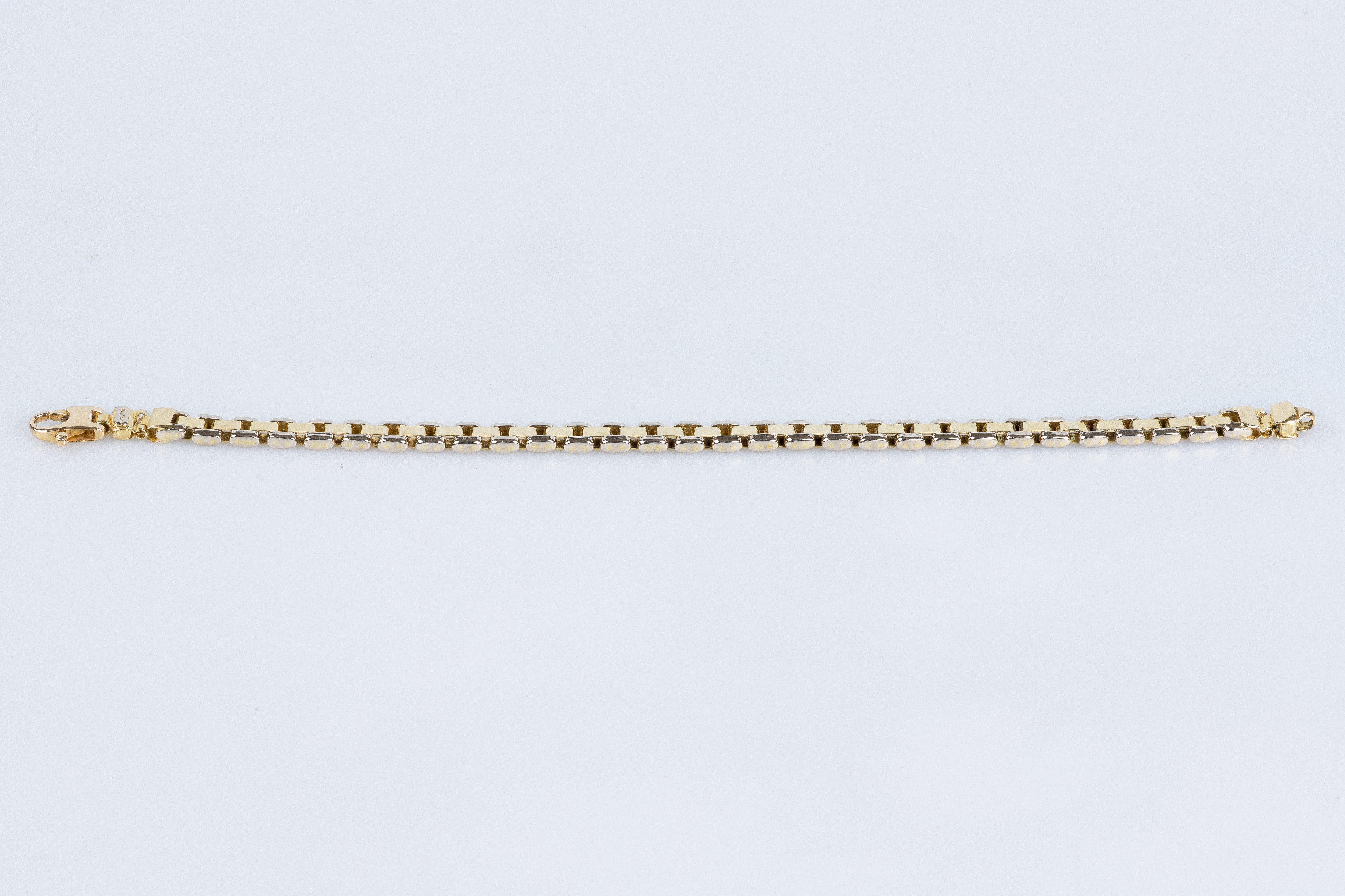 Men’s bracelet in soft 18K yellow and white bicolor gold mesh.  For Sale 7