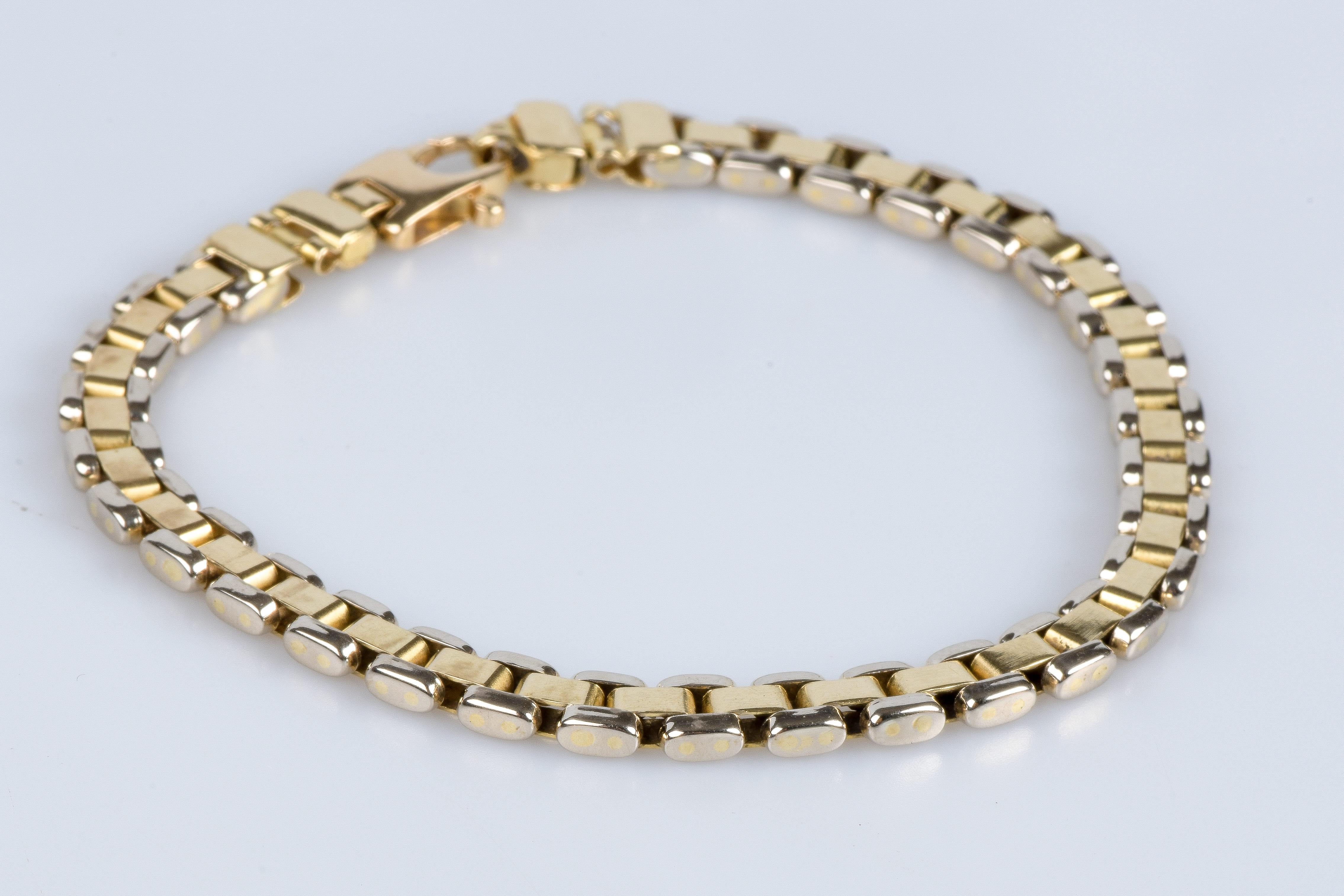 Men’s bracelet in soft 18K yellow and white bicolor gold mesh.  For Sale 1