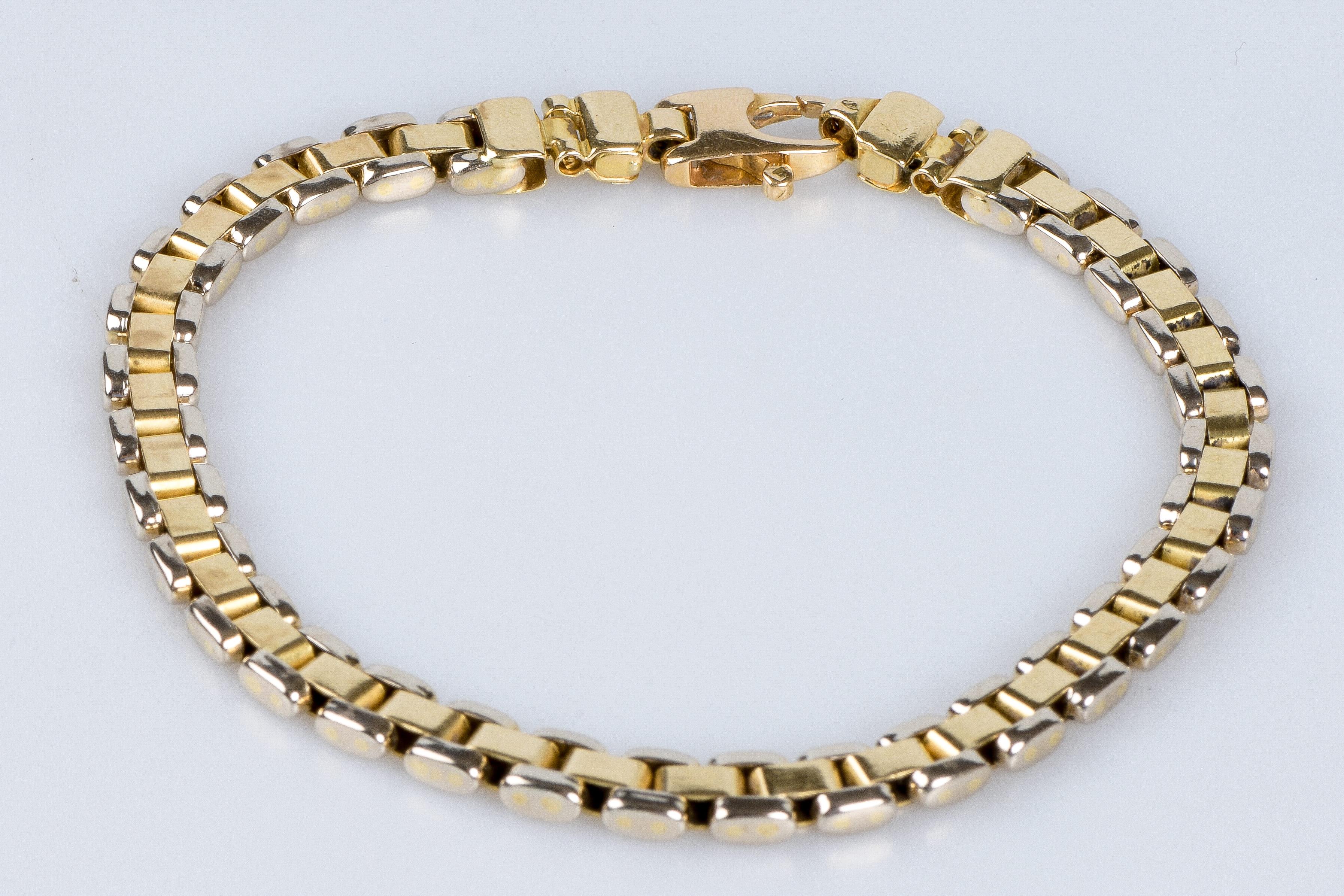 Men’s bracelet in soft 18K yellow and white bicolor gold mesh.  For Sale 3