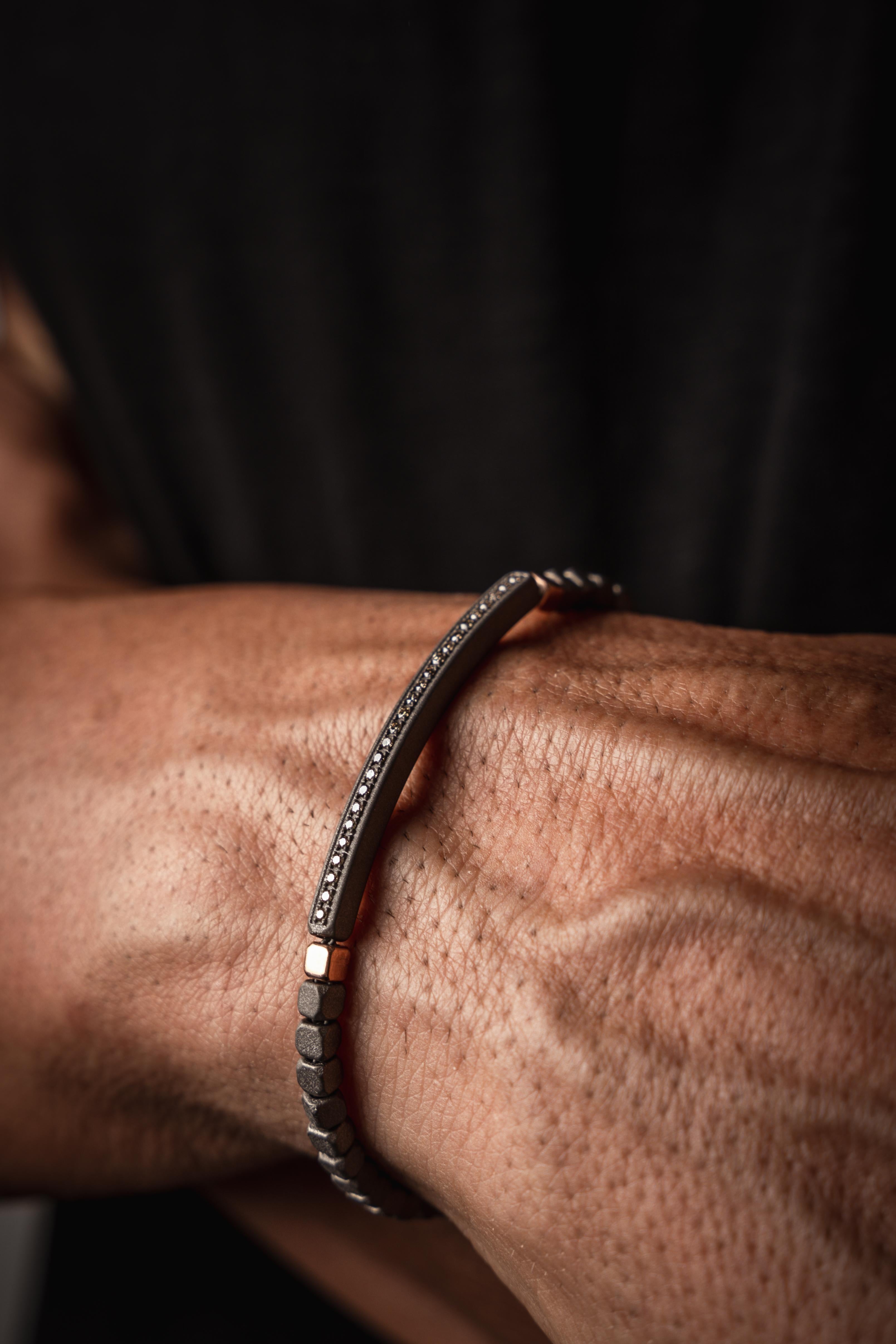 Brilliant Cut Men's Bracelet with Titanium Bar, 2 Cubes in 9KT Red Gold and Black Diamonds For Sale