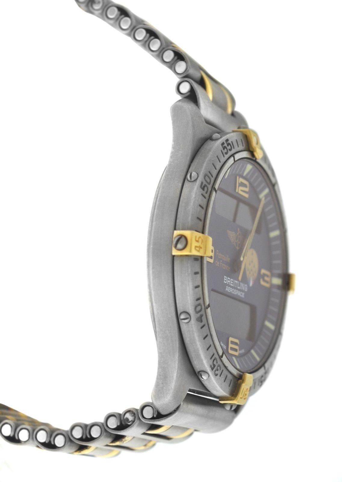 Breitling Aerospace Patrouille de France Herren-Uhr aus Titan mit Goldquarz im Zustand „Hervorragend“ in New York, NY