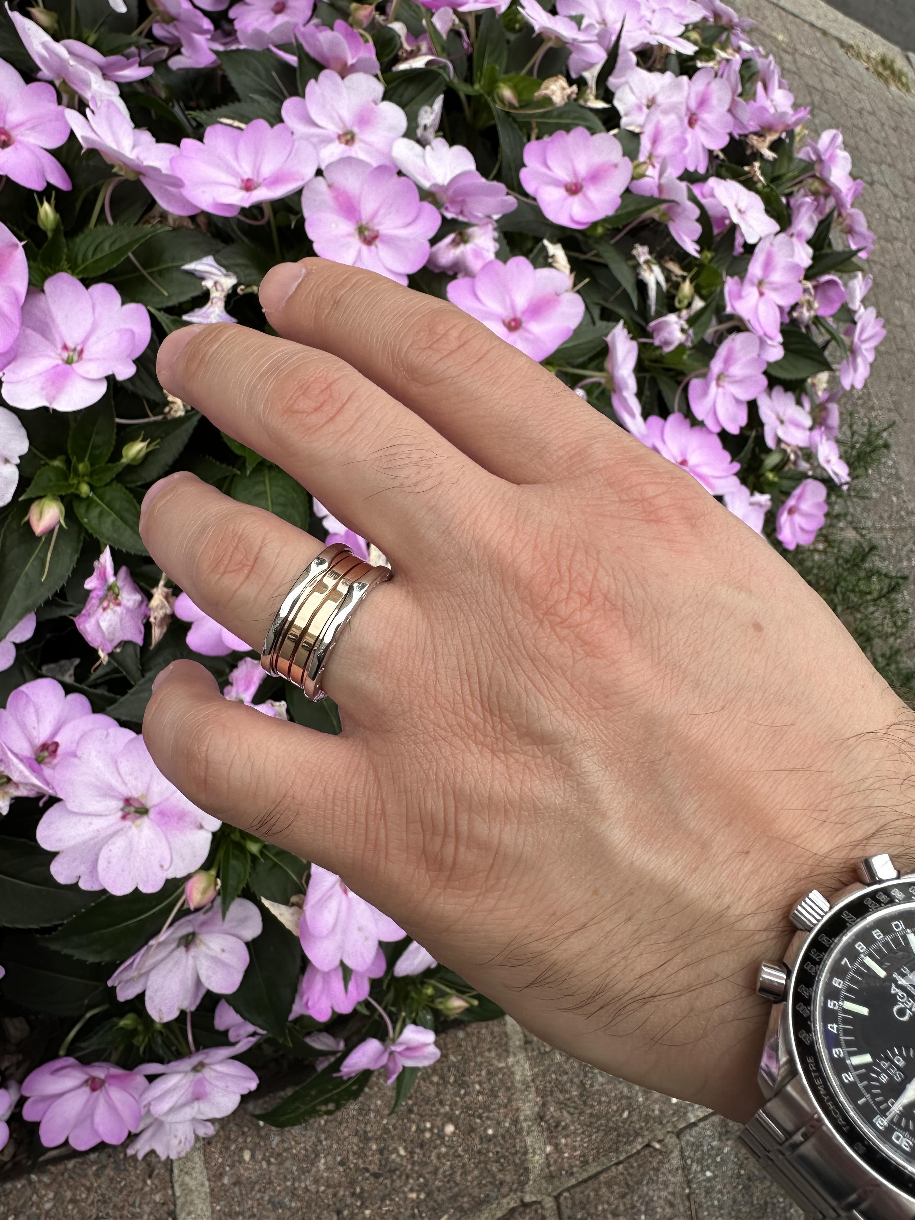 Material: 18k Rose Gold - 18k White Gold
Weight: 13 Grams
Ring Size: 10.75 (US) - 64 (European) ( fitted on finger, item can not be sized)
Ring Width: 12mm (0.47