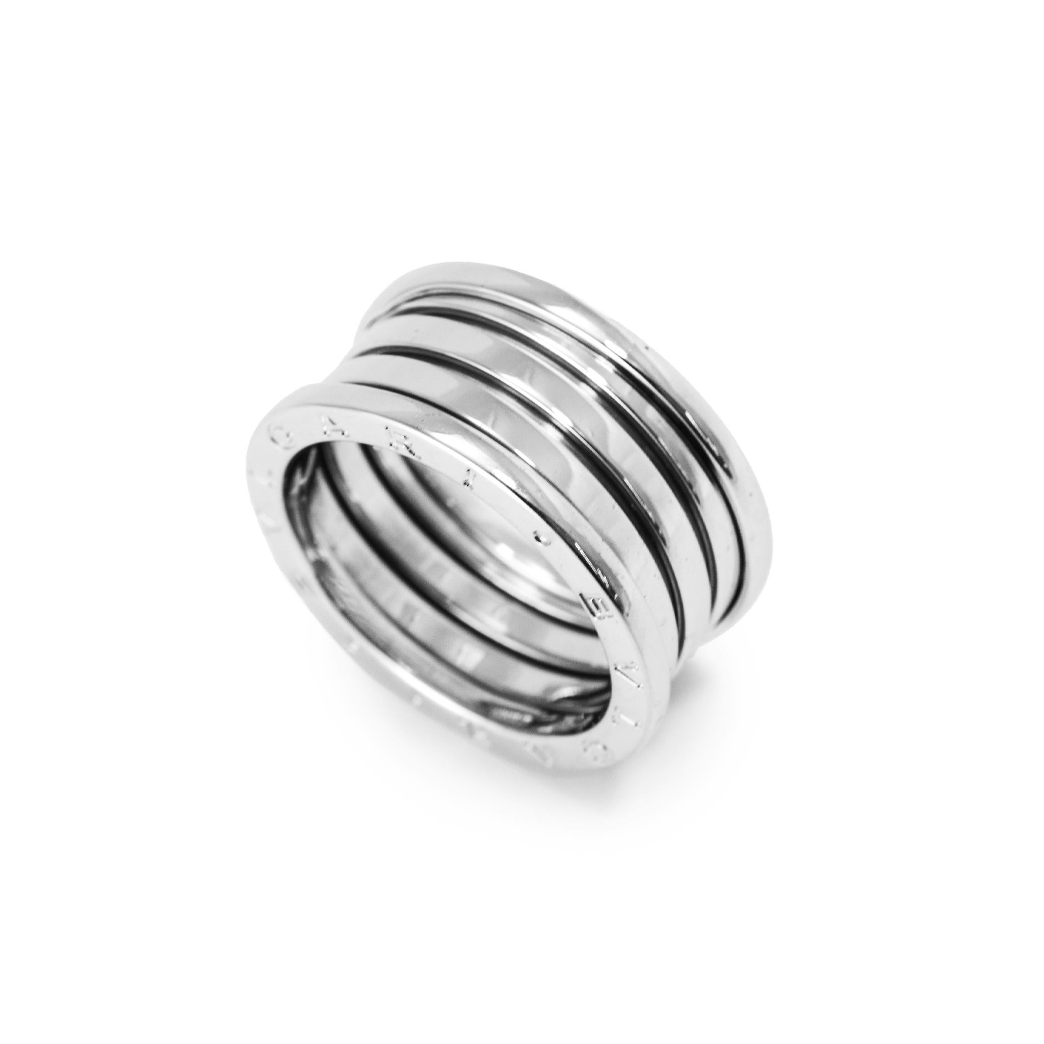 Marchio: Bvlgari 

Genere: Donna

Tipo di metallo: oro bianco 18K

Dimensione: 9.5

Larghezza: 9,70 mm

Peso: 11,67

L'uomo  Fede nuziale a quattro croci in oro bianco 18 carati con gambo morbido e quadrato. Inciso con 