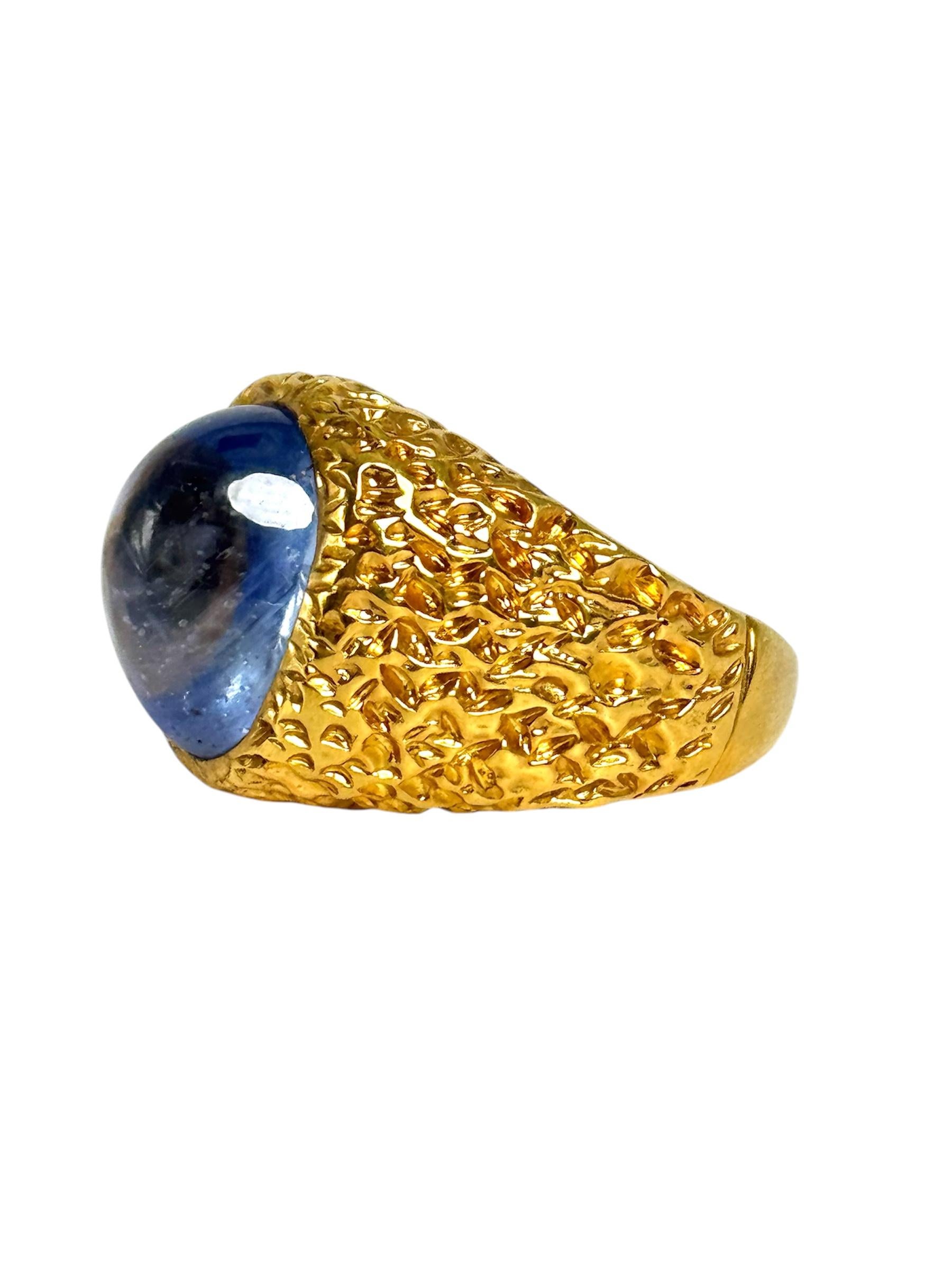 14K Yellow Gold Cabochon Sapphire Ring In Excellent Condition For Sale In Great Neck Plaza, NY