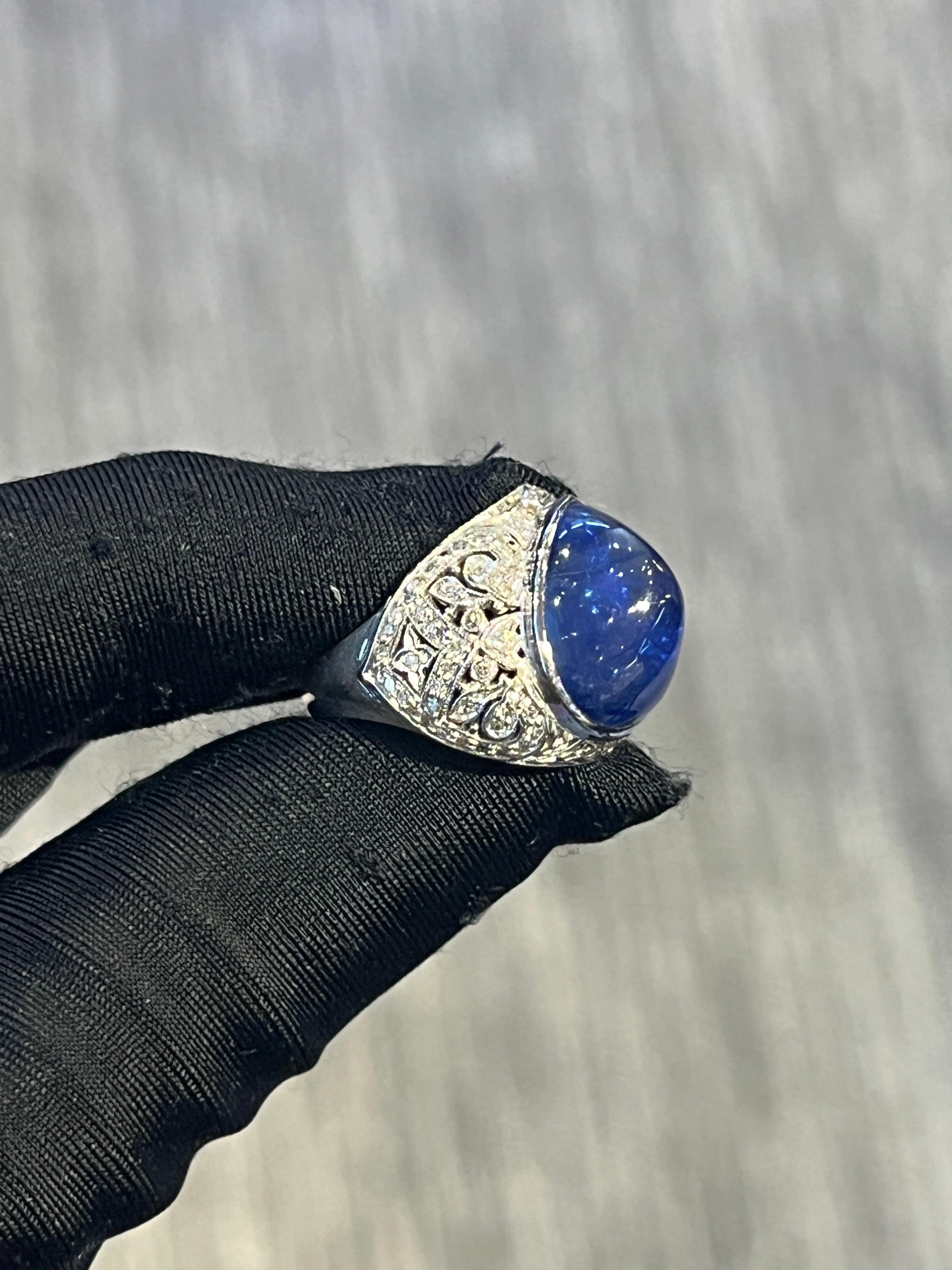 Men's Cabochon Sapphire Ring In Excellent Condition For Sale In New York, NY